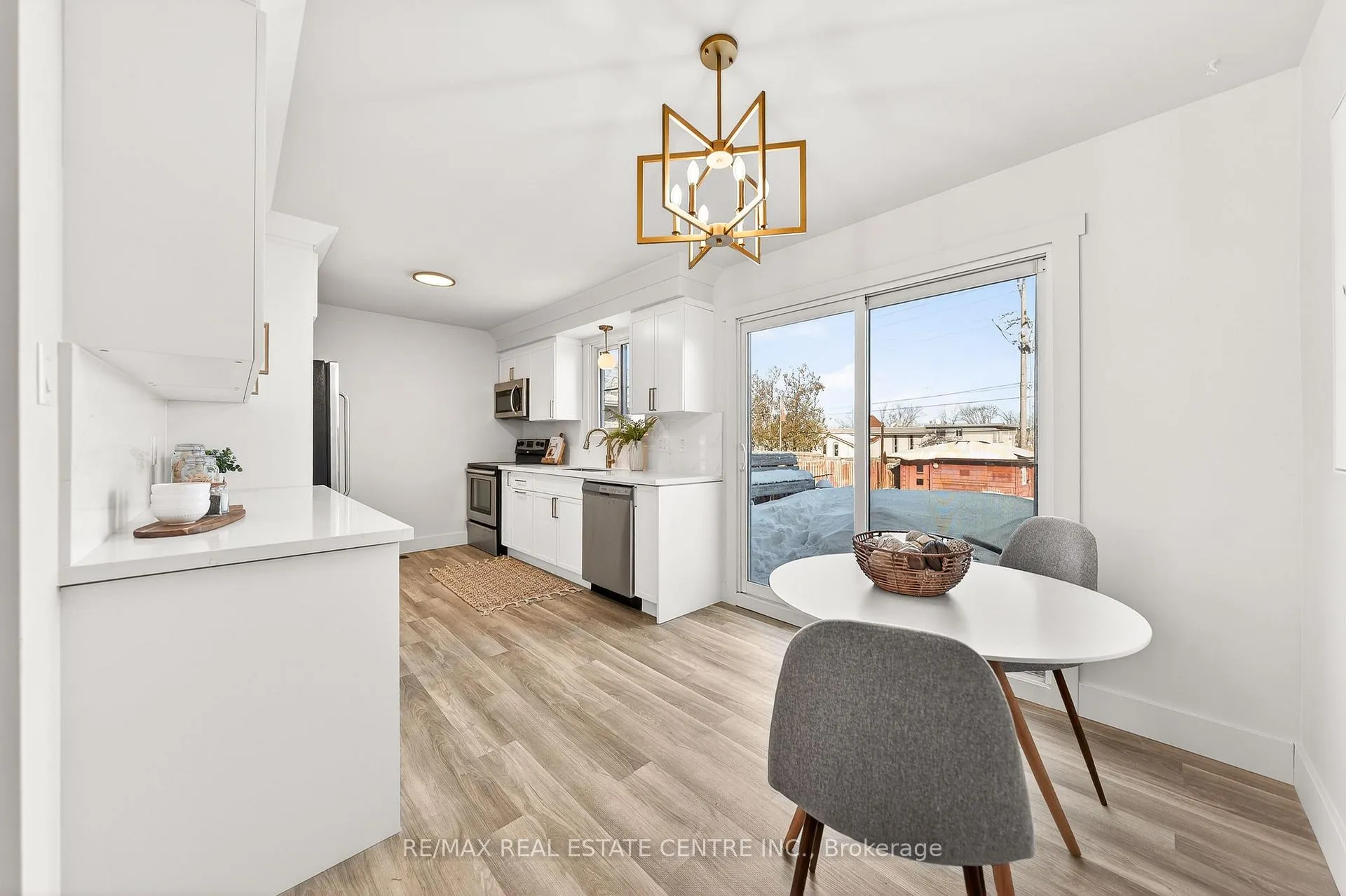 Photo 10 of 97 Moffat Drive, Cambridge — HOMEH