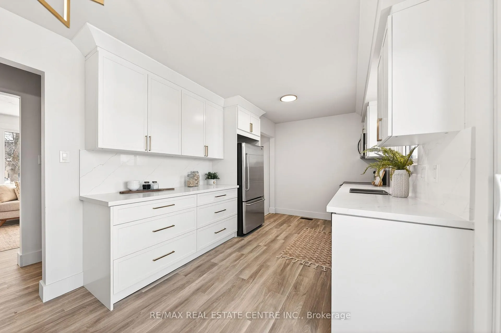 Photo 12 of 97 Moffat Drive, Cambridge — HOMEH