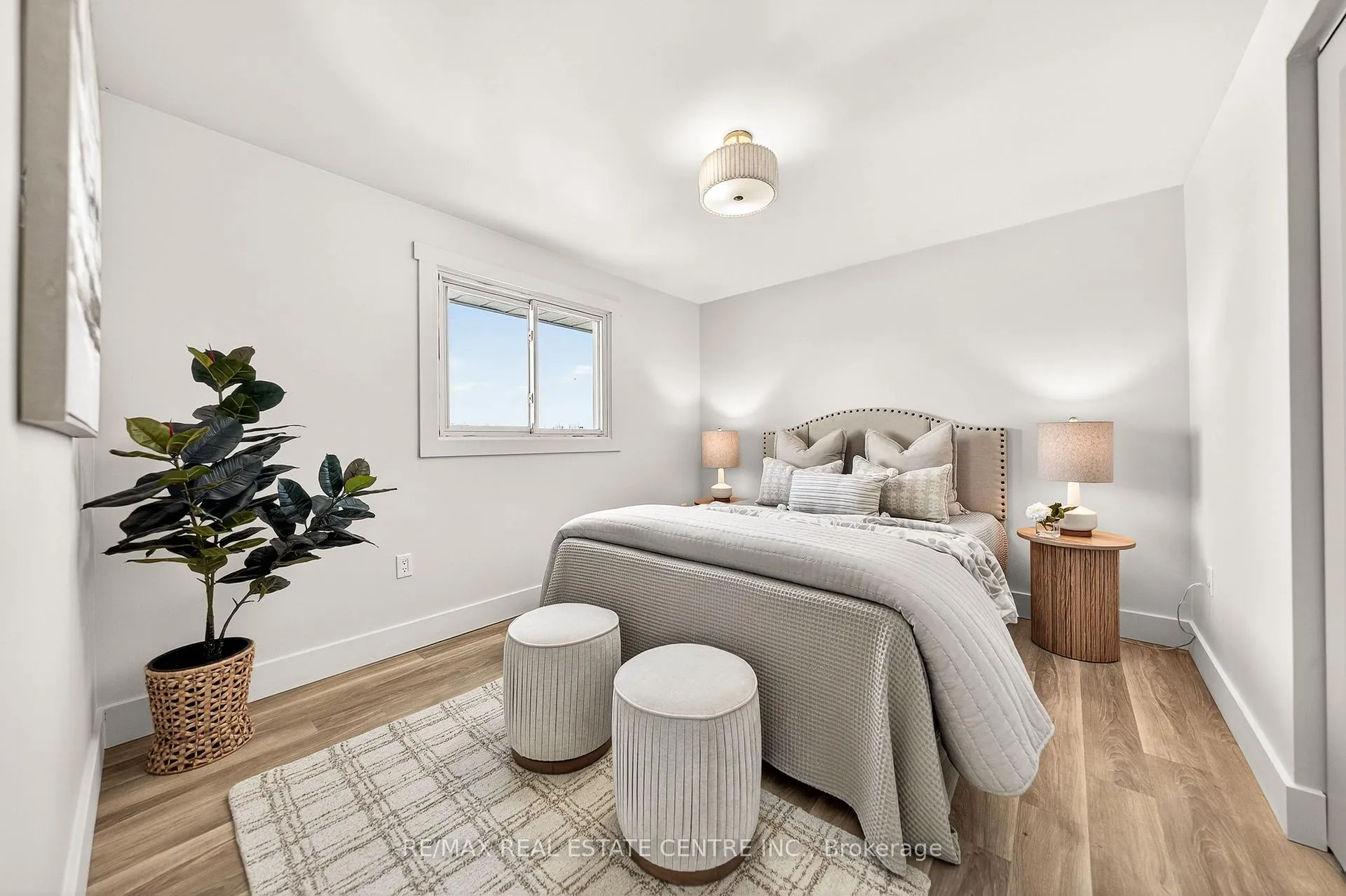 Photo 20 of 97 Moffat Drive, Cambridge — HOMEH