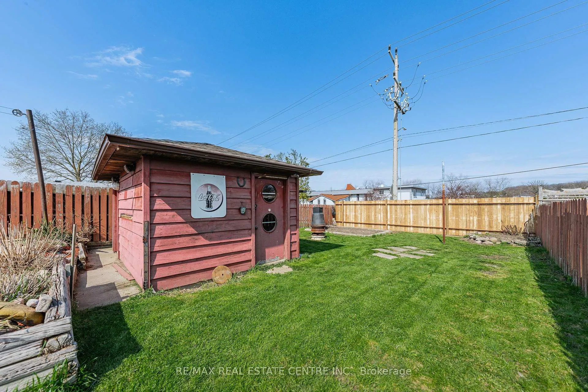 Photo 31 of 97 Moffat Drive, Cambridge — HOMEH