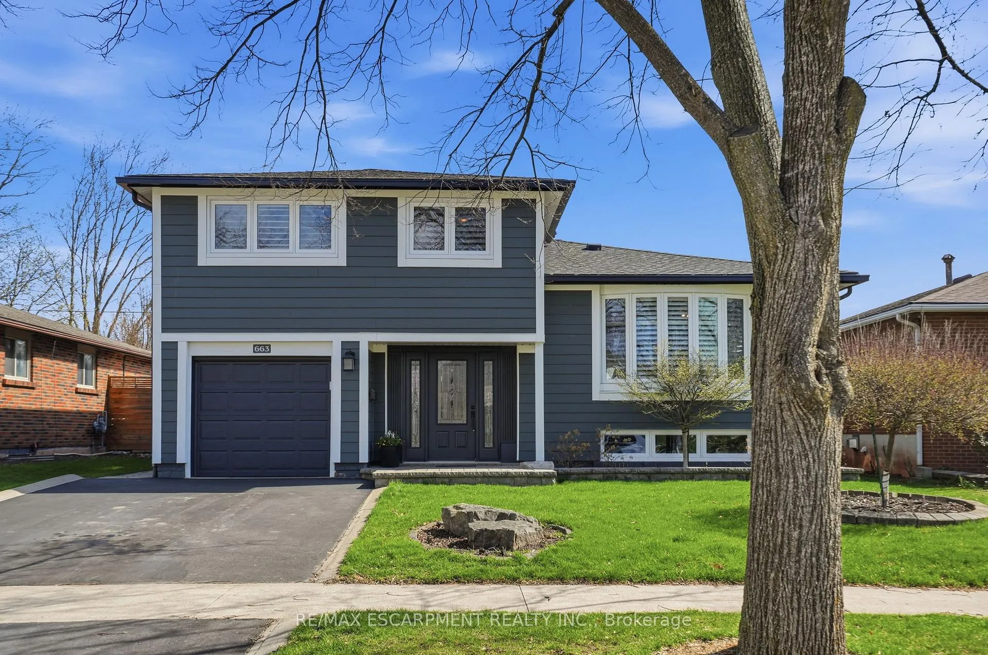 Photo 2 of 663 Mullin Way, Burlington, Appleby — HOMEH