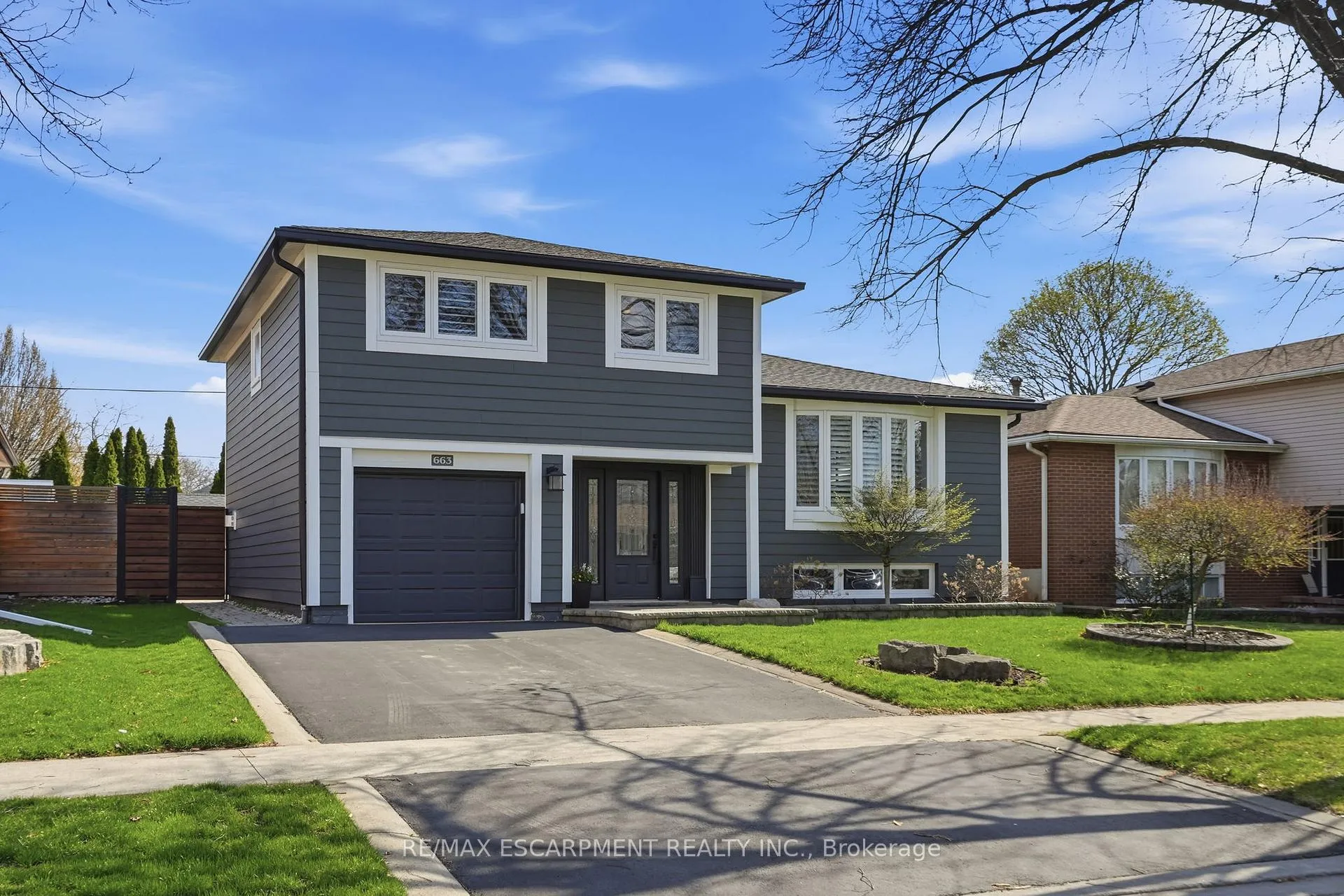 Photo 3 of 663 Mullin Way, Burlington, Appleby — HOMEH