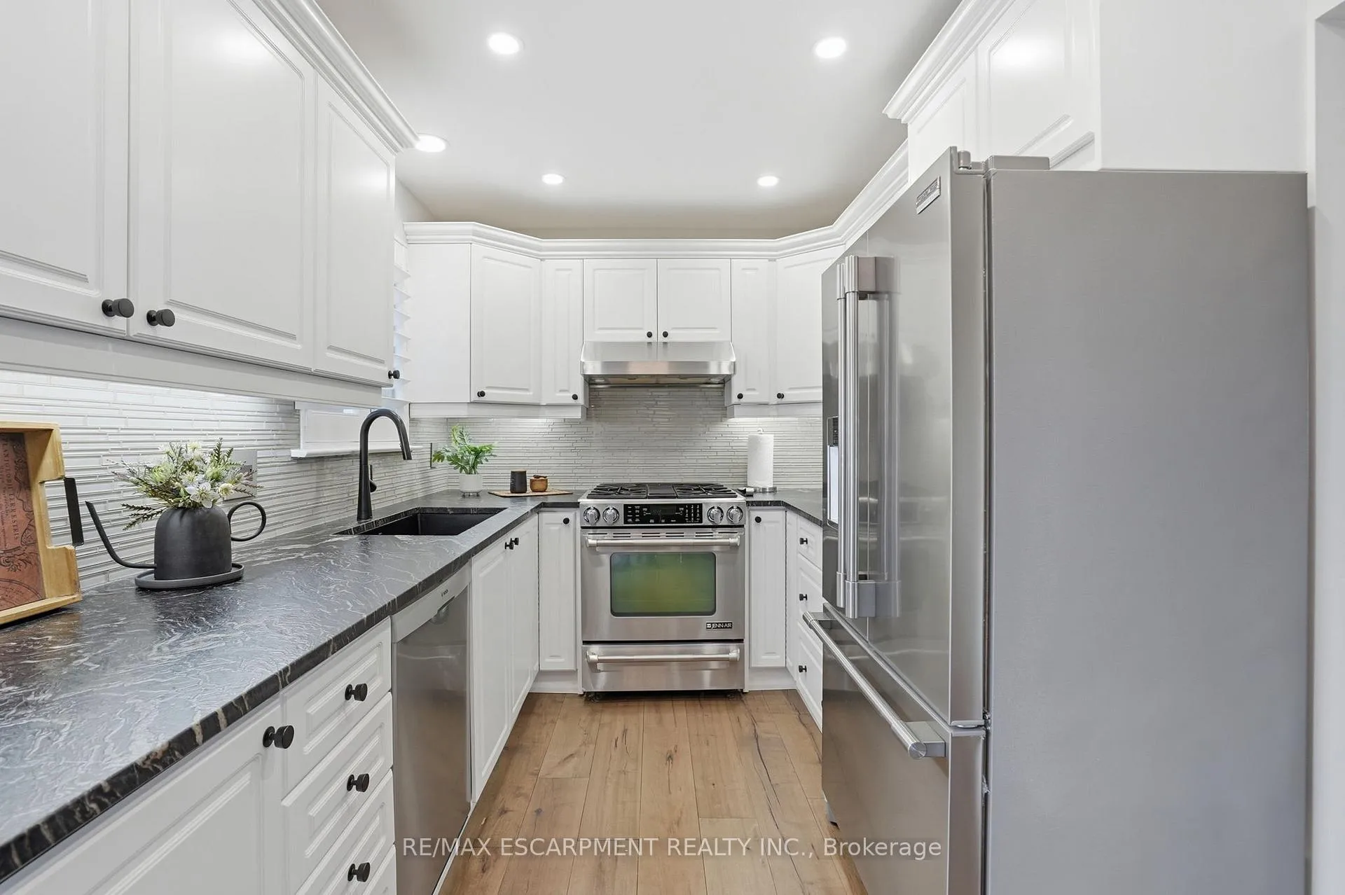 Photo 17 of 663 Mullin Way, Burlington, Appleby — HOMEH