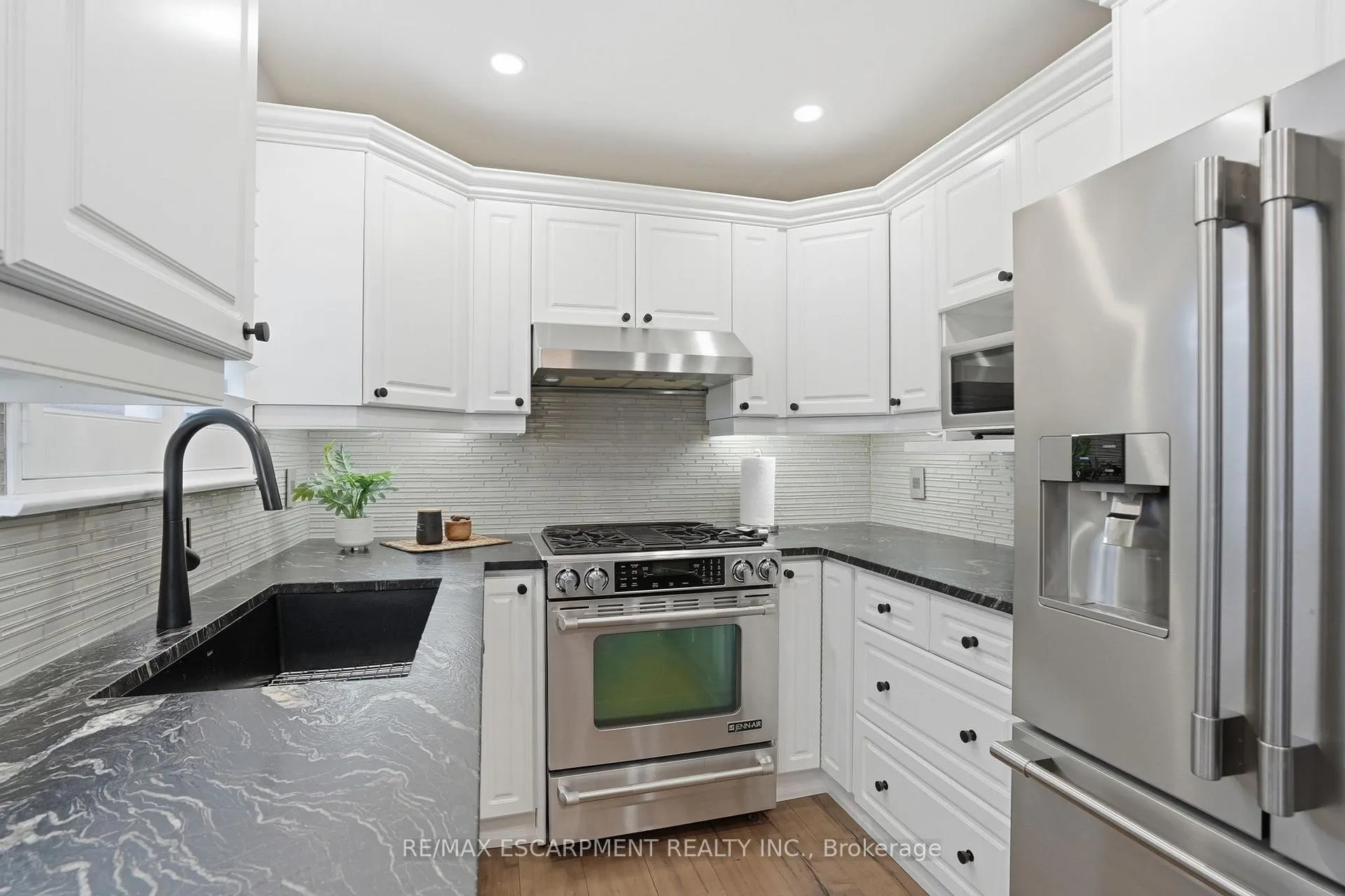 Photo 18 of 663 Mullin Way, Burlington, Appleby — HOMEH