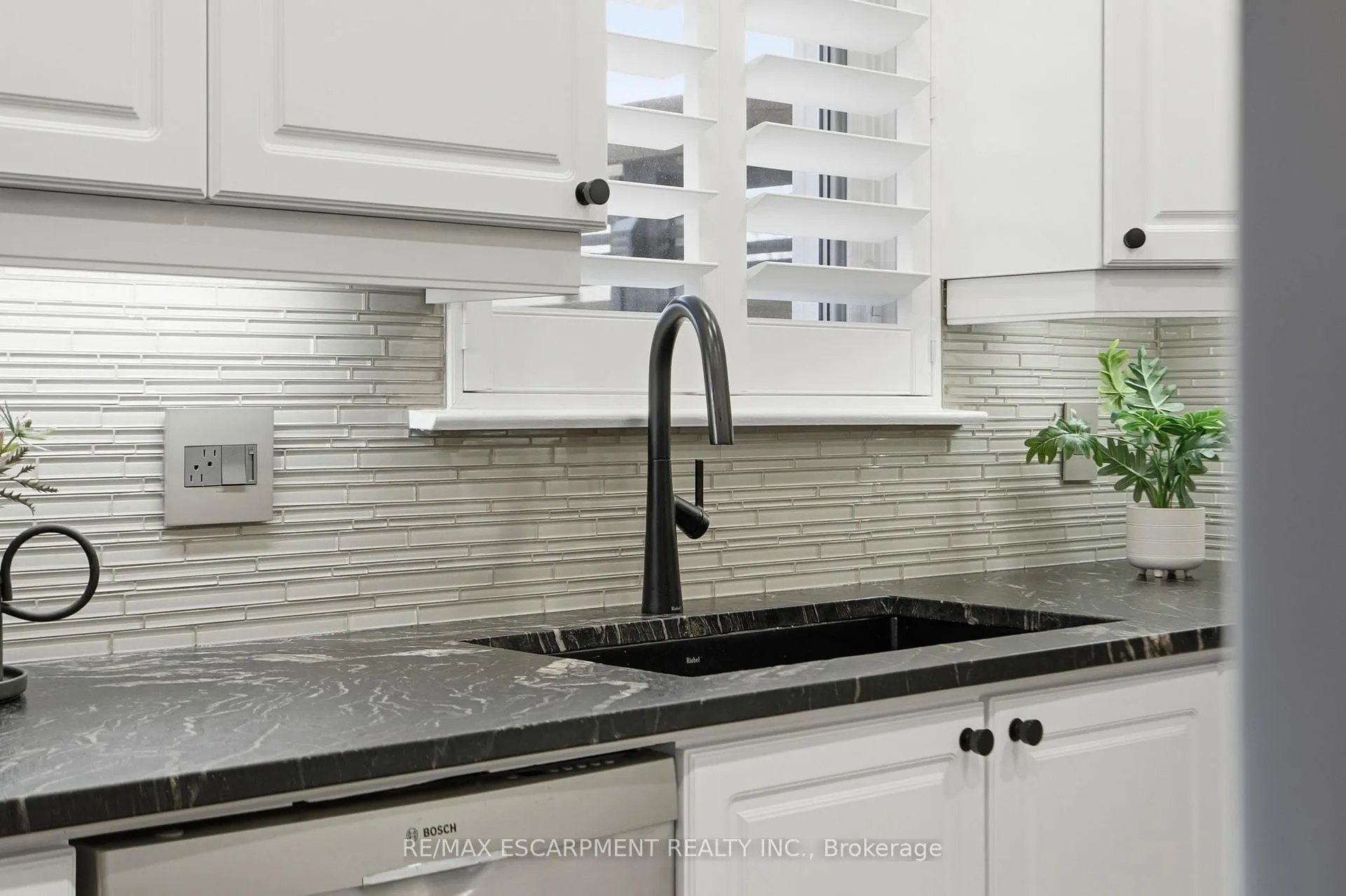 Photo 19 of 663 Mullin Way, Burlington, Appleby — HOMEH