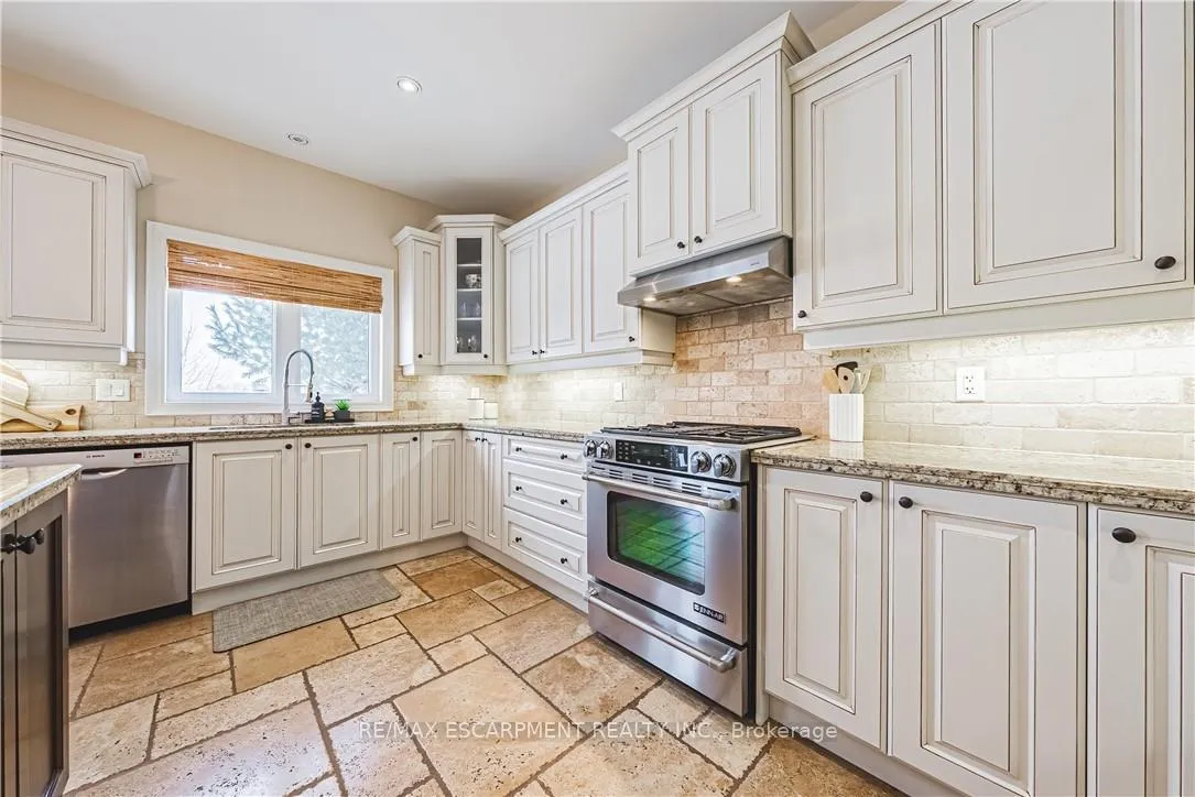Photo 11 of 35 Greti Drive, Hamilton, Rural Glanbrook — HOMEH