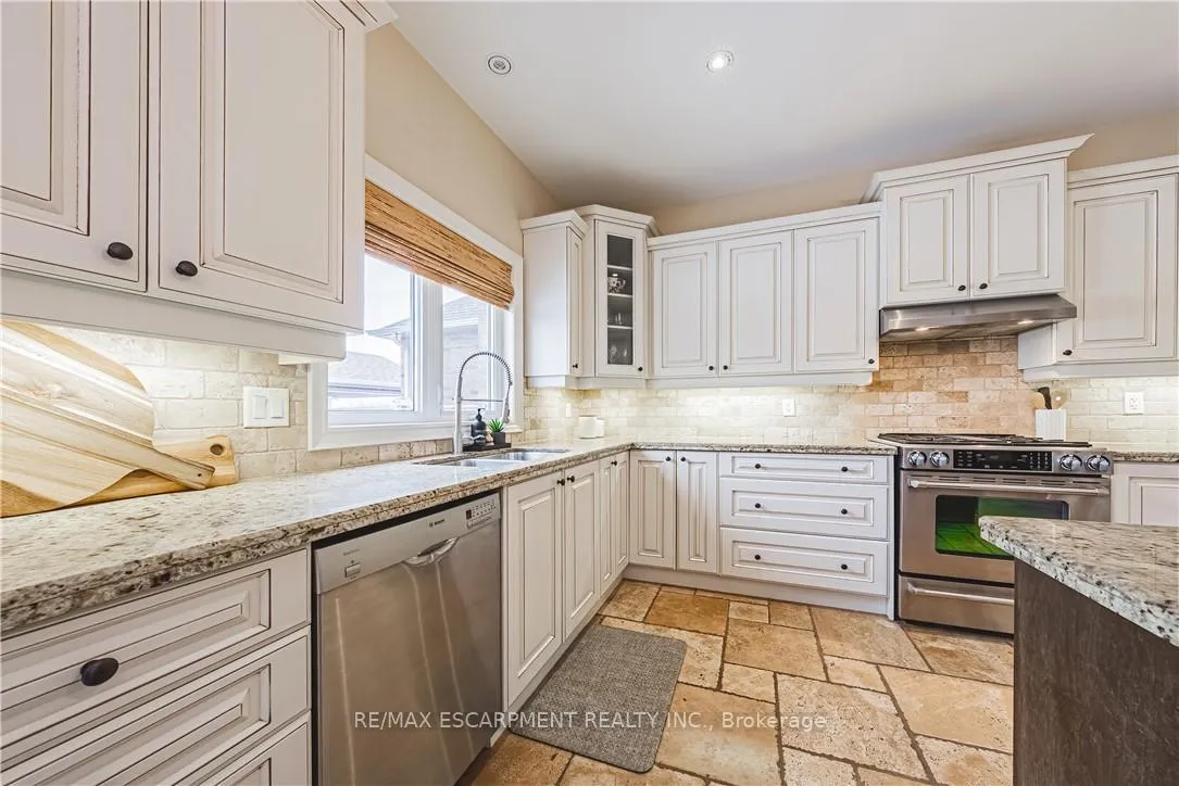 Photo 12 of 35 Greti Drive, Hamilton, Rural Glanbrook — HOMEH