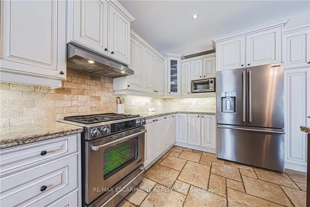 Photo 13 of 35 Greti Drive, Hamilton, Rural Glanbrook — HOMEH