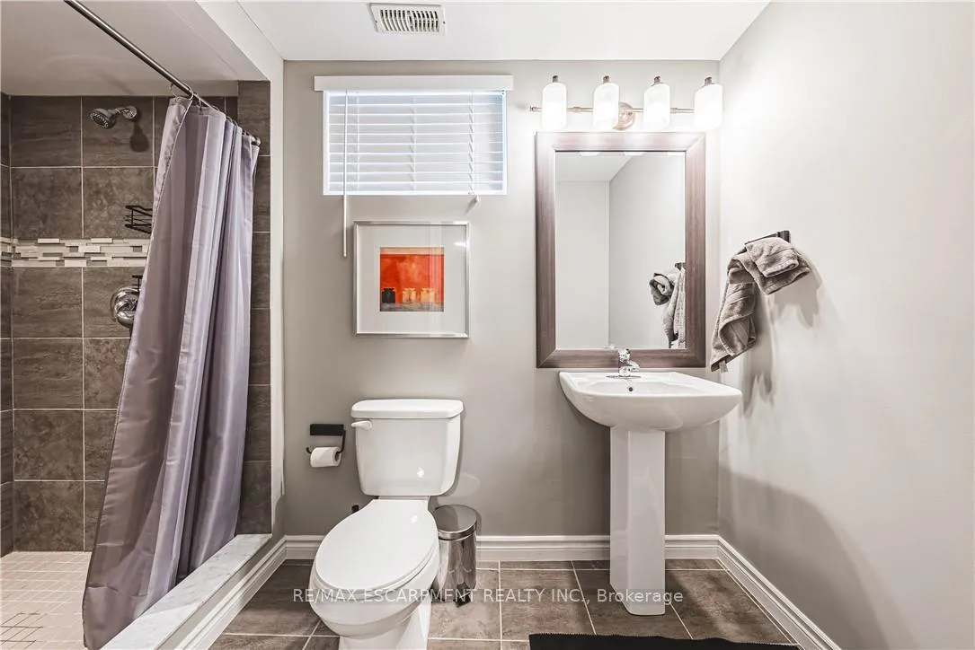 Photo 31 of 35 Greti Drive, Hamilton, Rural Glanbrook — HOMEH
