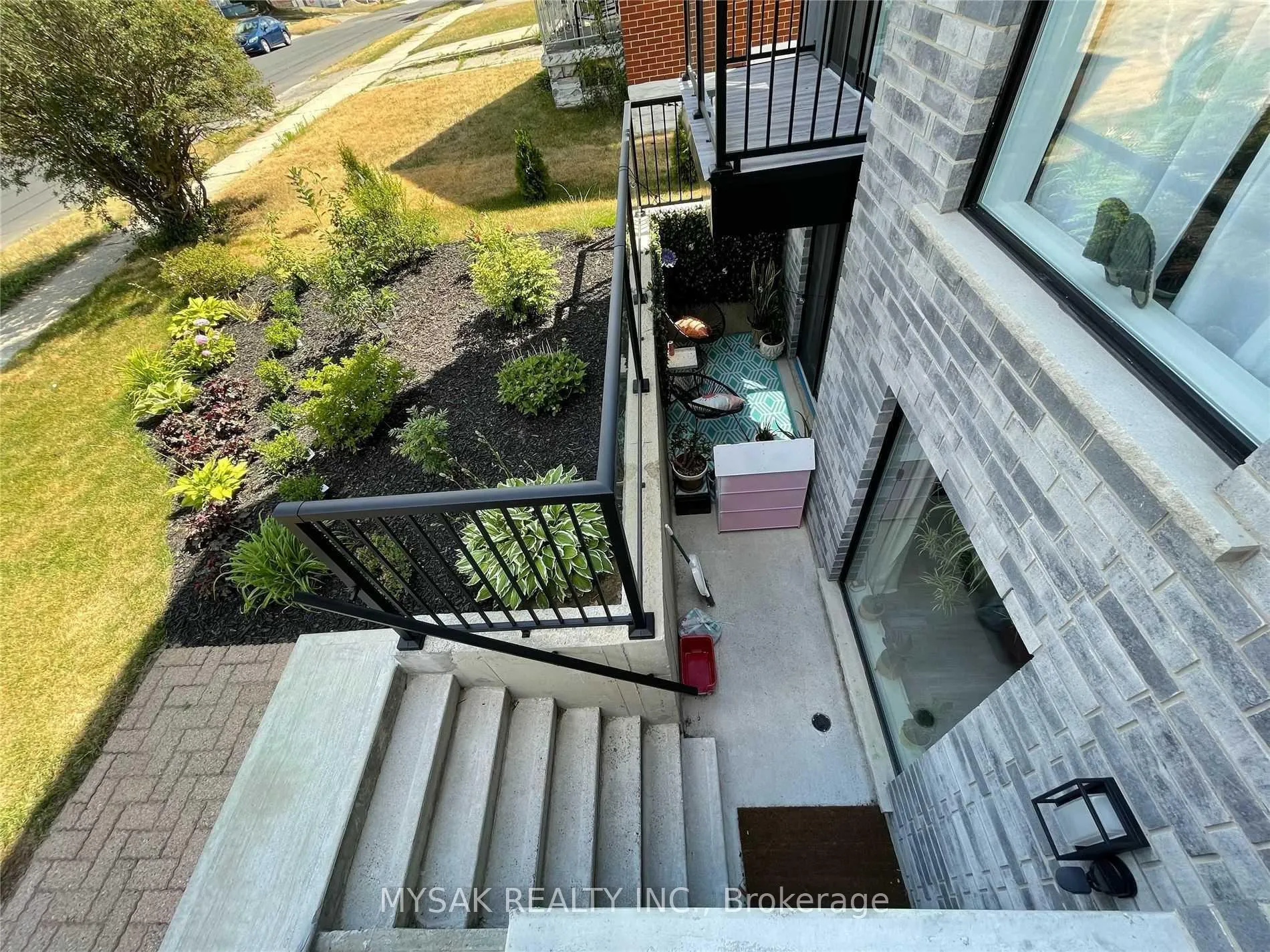 Photo 3 of Unit 1, 293 Blucher Boulevard, Kitchener, Fairfield — HOMEH