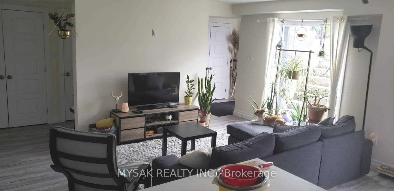 Photo 4 of Unit 1, 293 Blucher Boulevard, Kitchener, Fairfield — HOMEH