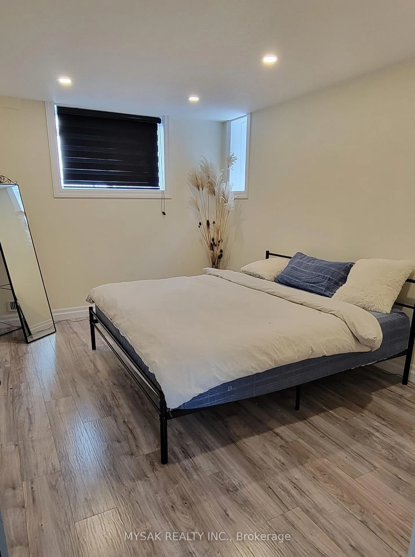 Photo 6 of Unit 1, 293 Blucher Boulevard, Kitchener, Fairfield — HOMEH