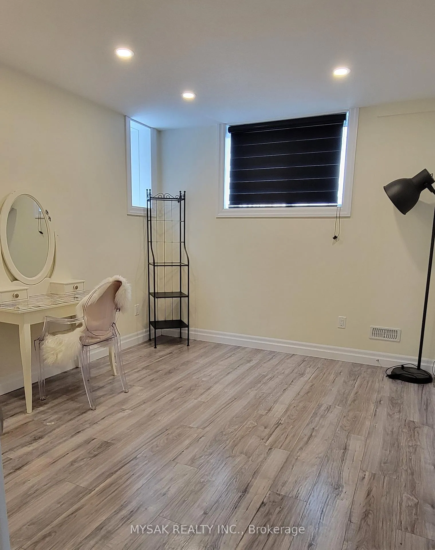 Photo 8 of Unit 1, 293 Blucher Boulevard, Kitchener, Fairfield — HOMEH