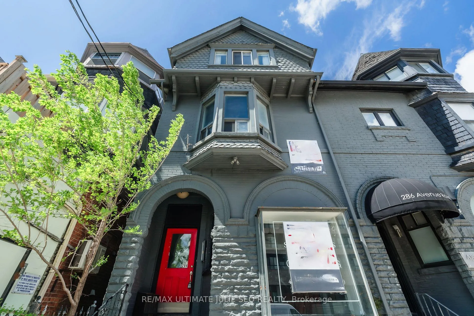 Front of 284 Avenue Road