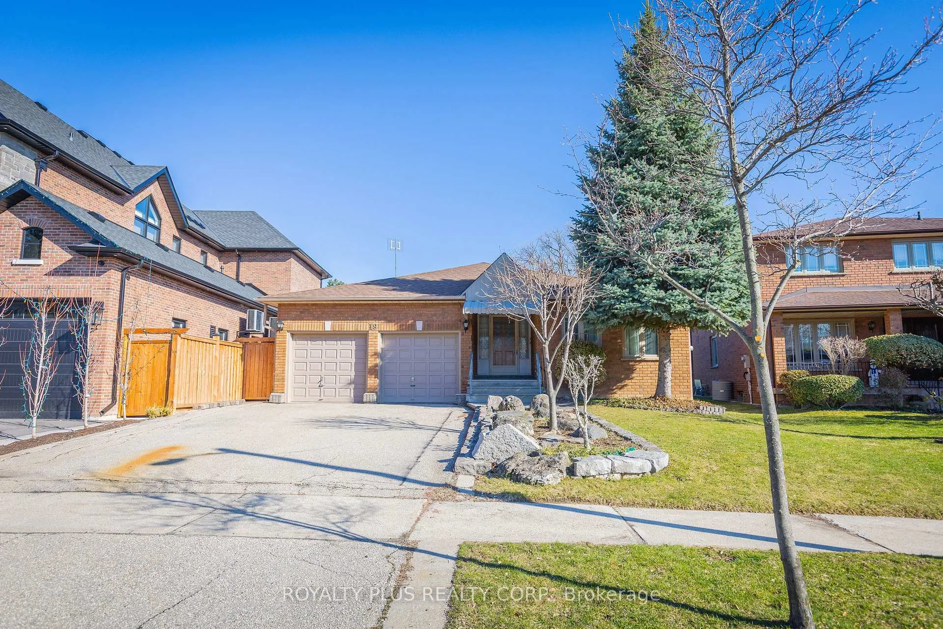 Front of 19 Ravine Court