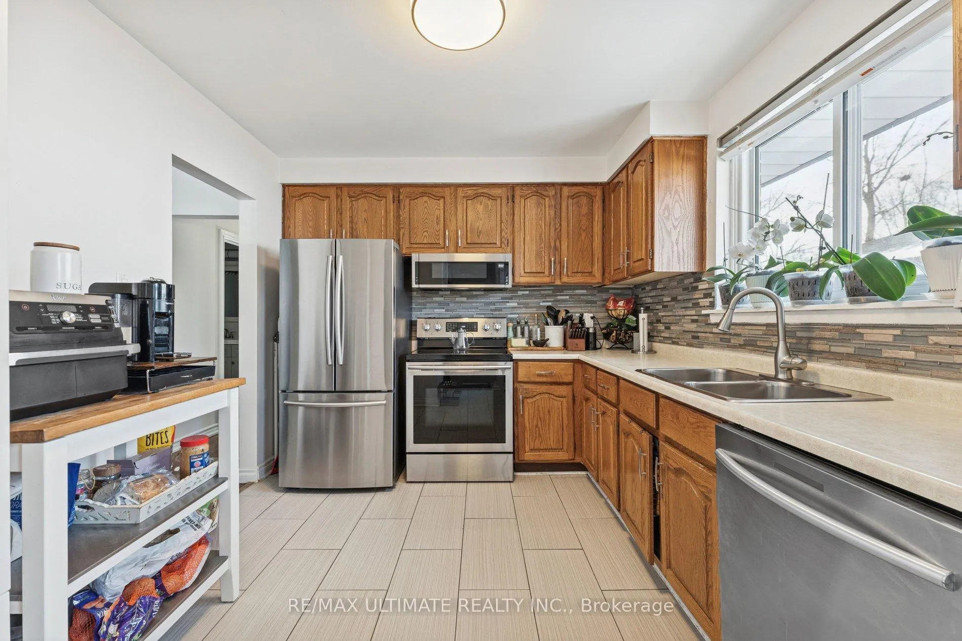 Photo 8 of Unit Main, 35 Algonquin Boulevard, Brampton, Avondale — HOMEH