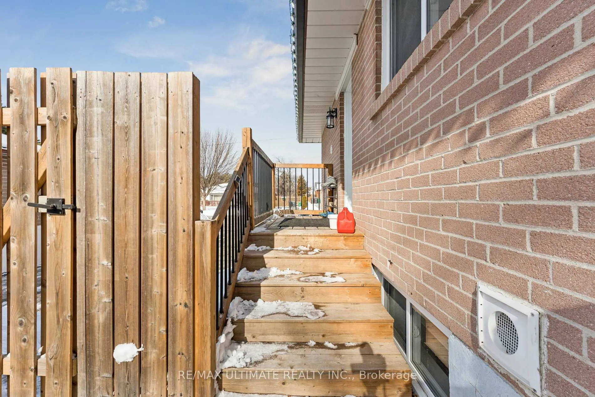 Photo 17 of Unit Main, 35 Algonquin Boulevard, Brampton, Avondale — HOMEH