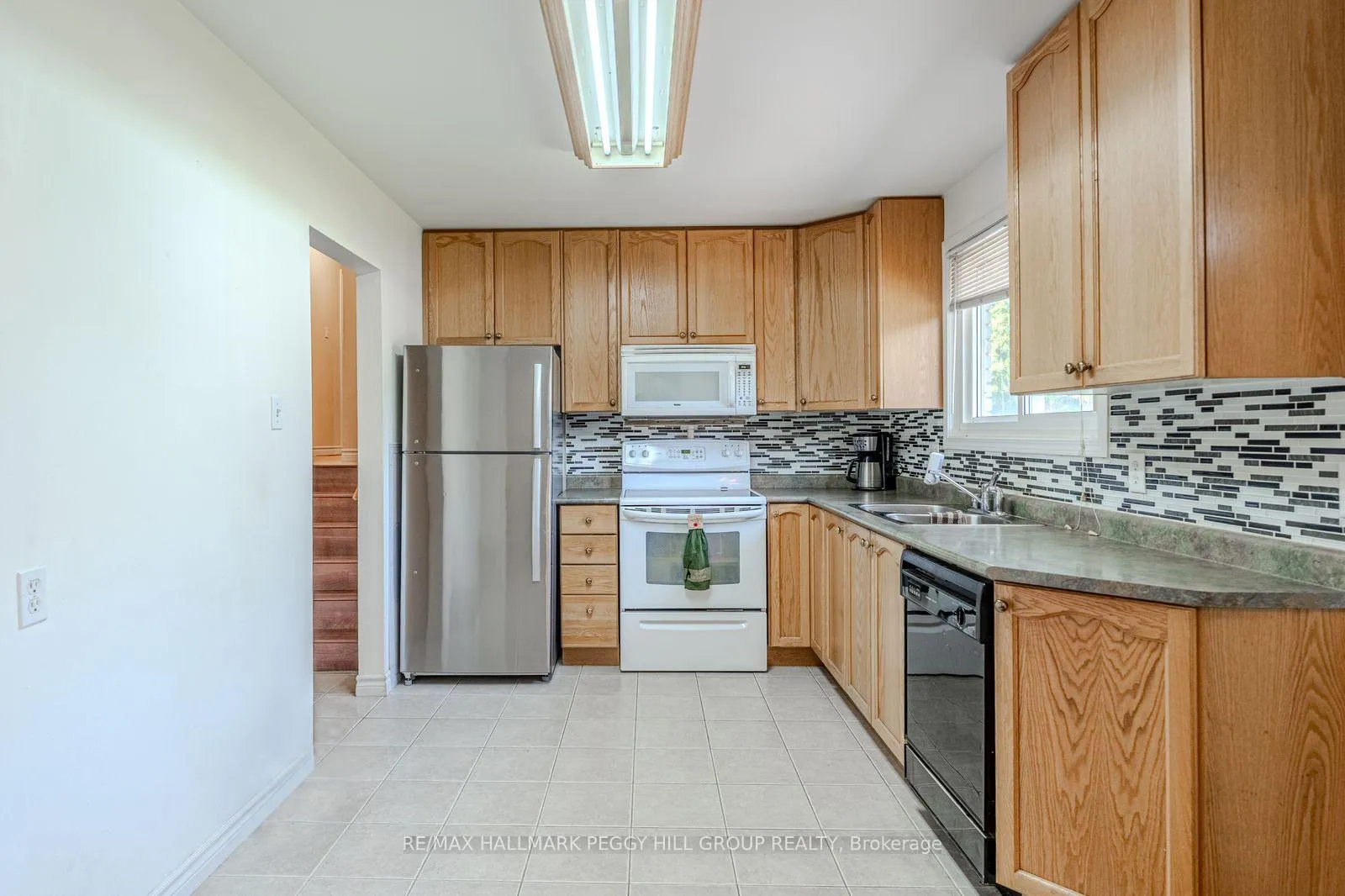 Photo 6 of 223 Phillips Street, Barrie, Ardagh — HOMEH