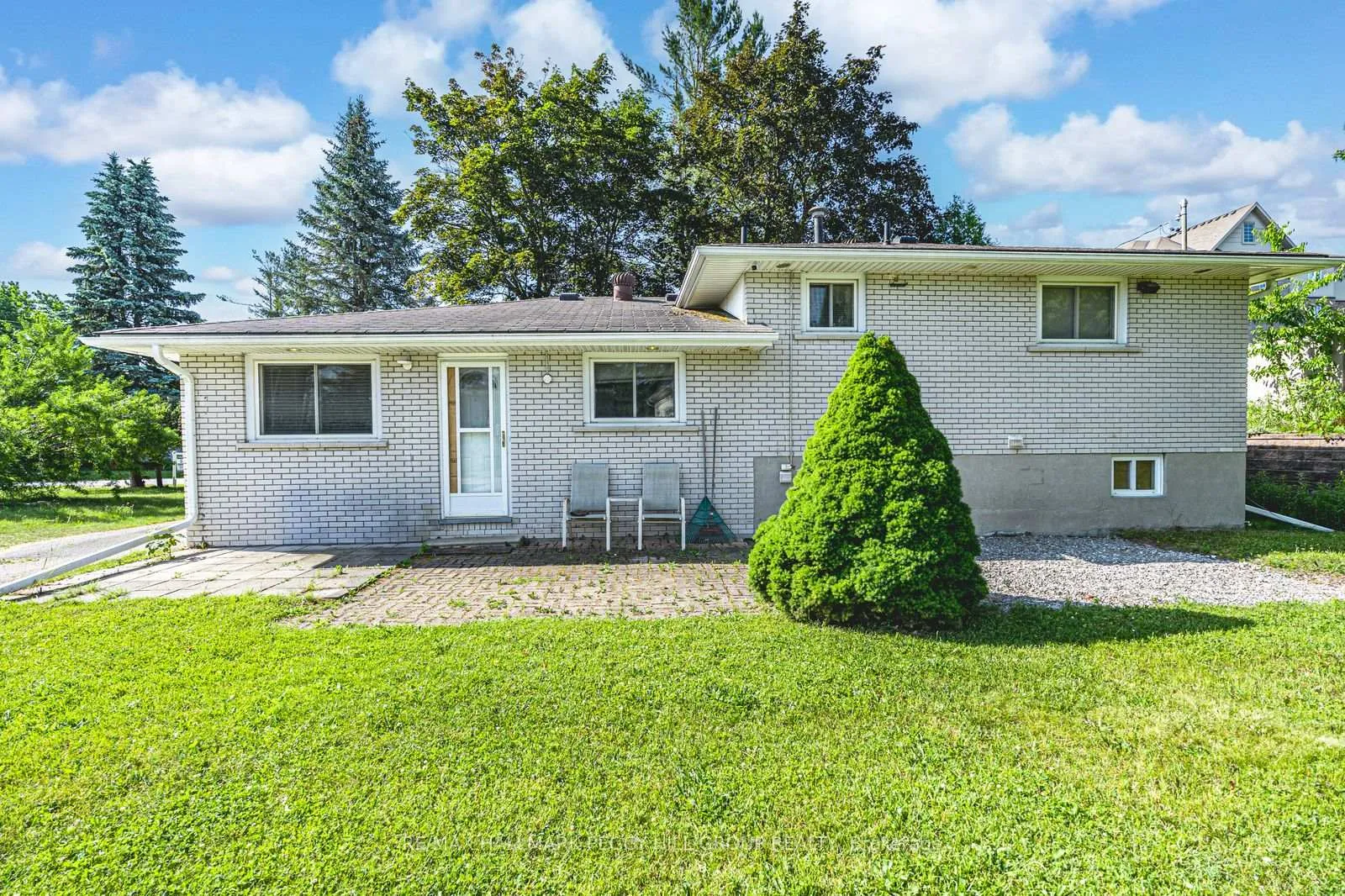 Photo 10 of 223 Phillips Street, Barrie, Ardagh — HOMEH