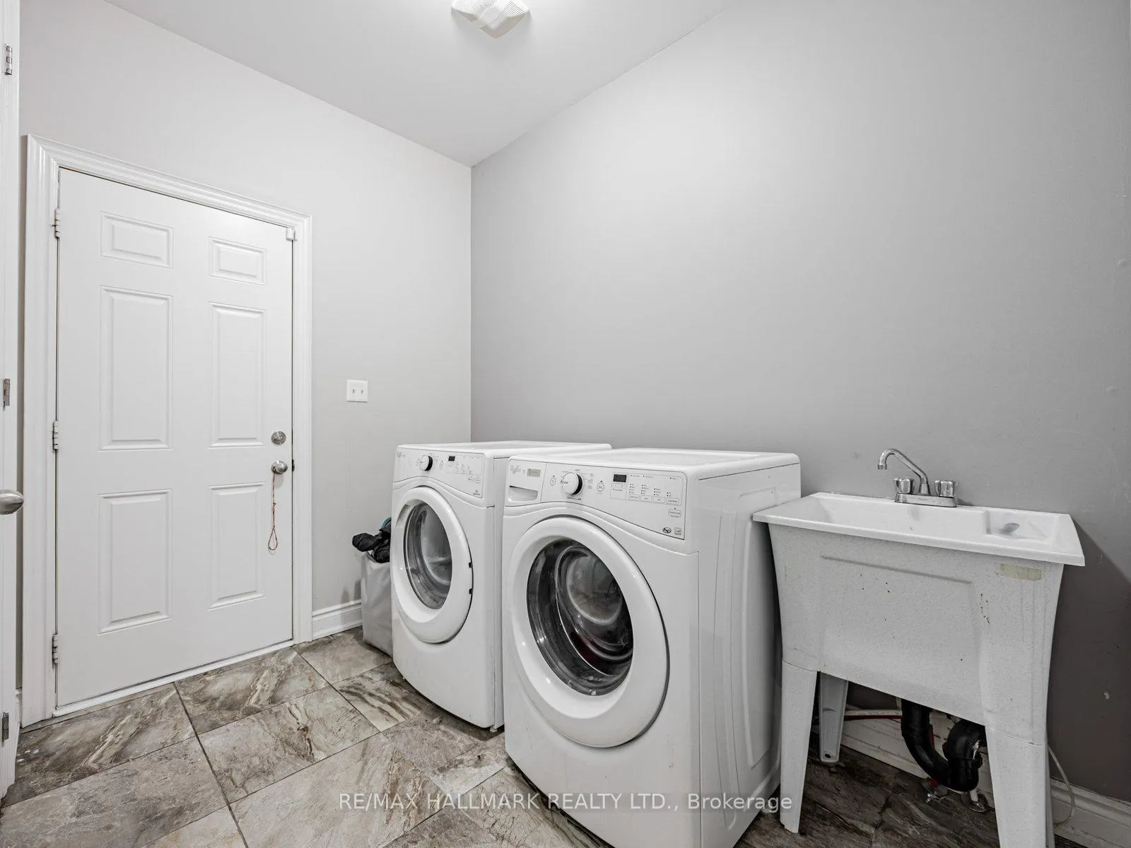 Photo 8 of 2417 Secreto Drive, Oshawa, Windfields — HOMEH