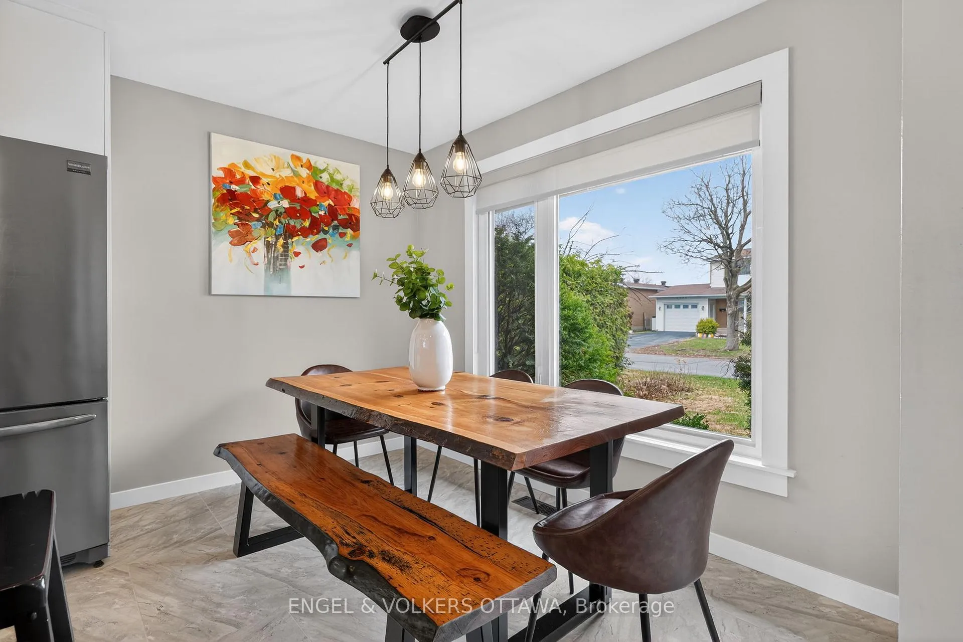 Photo 4 of 1358 Viking Drive, Ottawa, South Keys — HOMEH