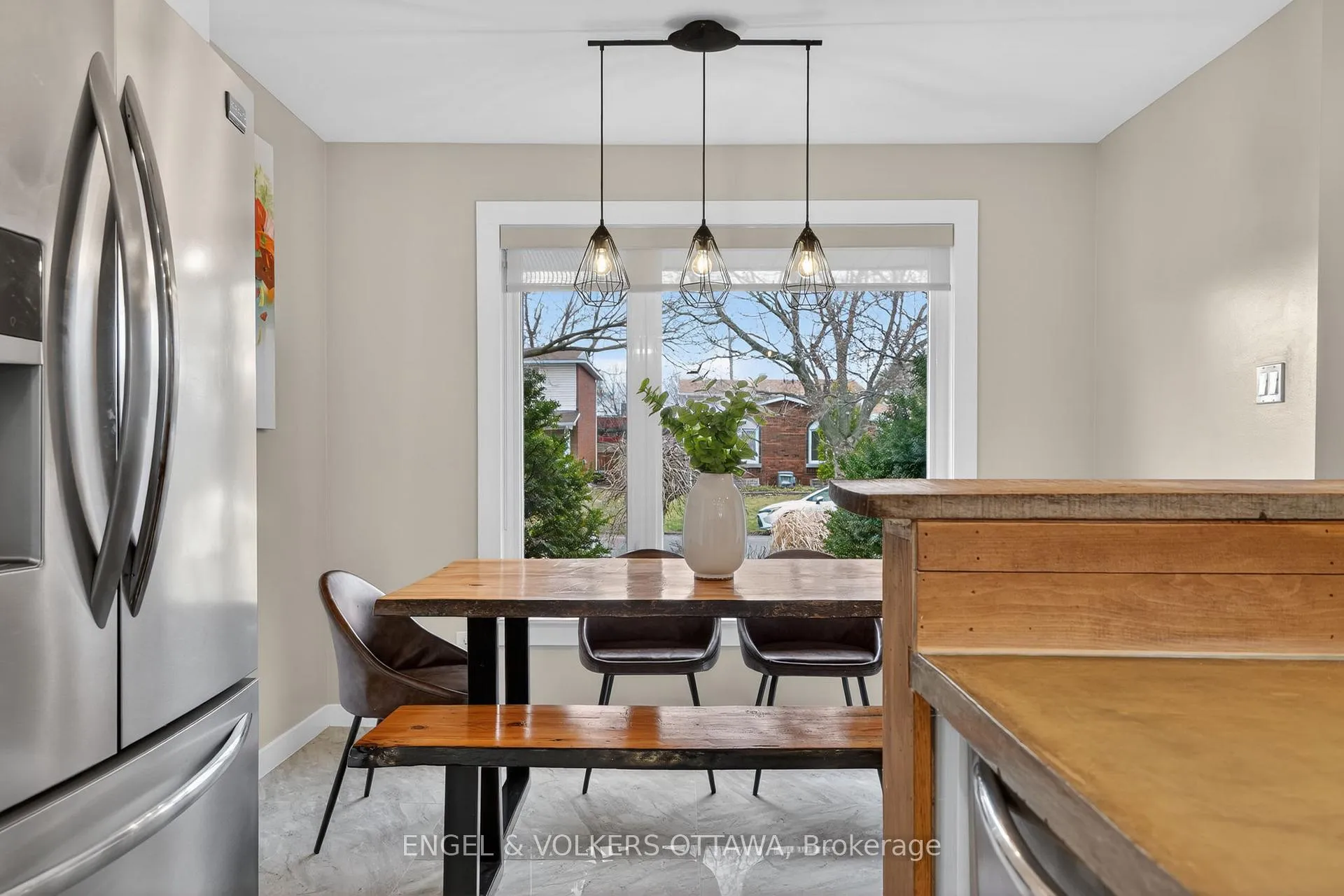 Photo 10 of 1358 Viking Drive, Ottawa, South Keys — HOMEH
