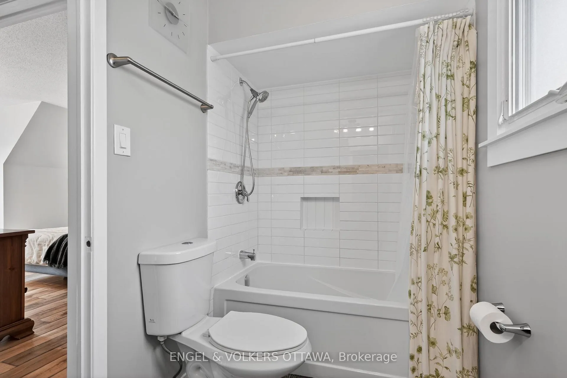 Photo 21 of 1358 Viking Drive, Ottawa, South Keys — HOMEH