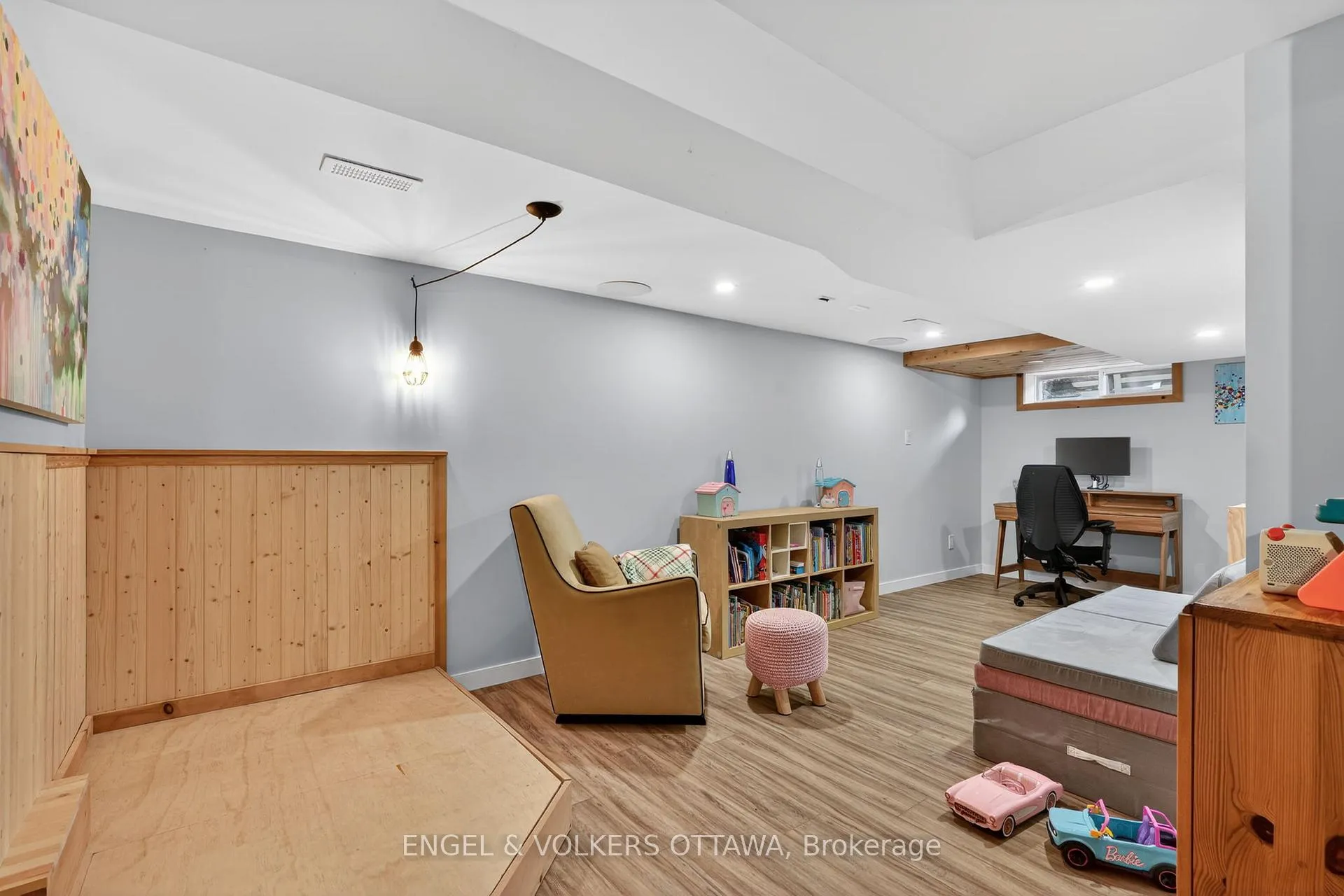 Photo 35 of 1358 Viking Drive, Ottawa, South Keys — HOMEH