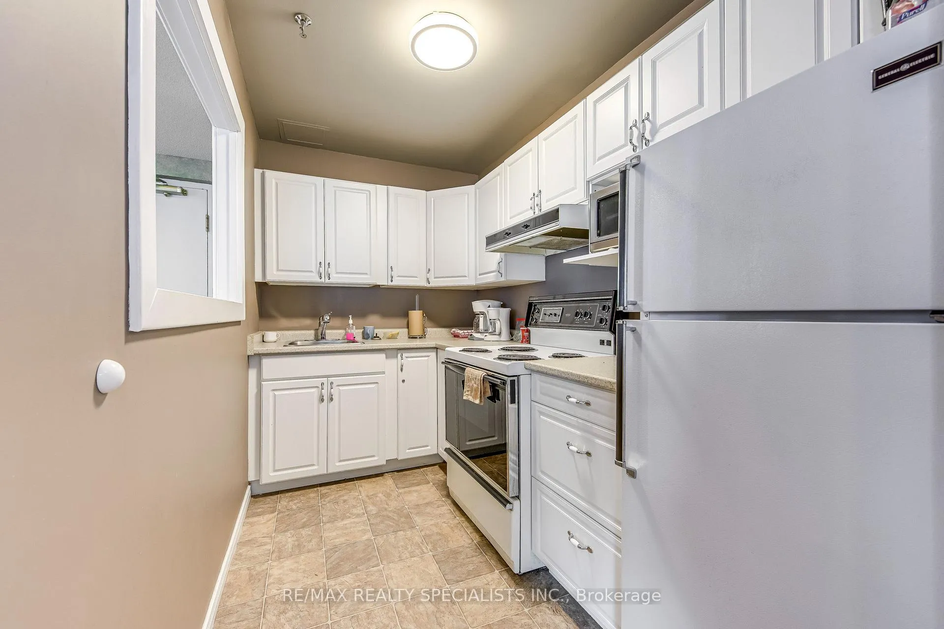 Photo 34 of Unit 1111, 320 Mill Street, Brampton, Brampton South — HOMEH