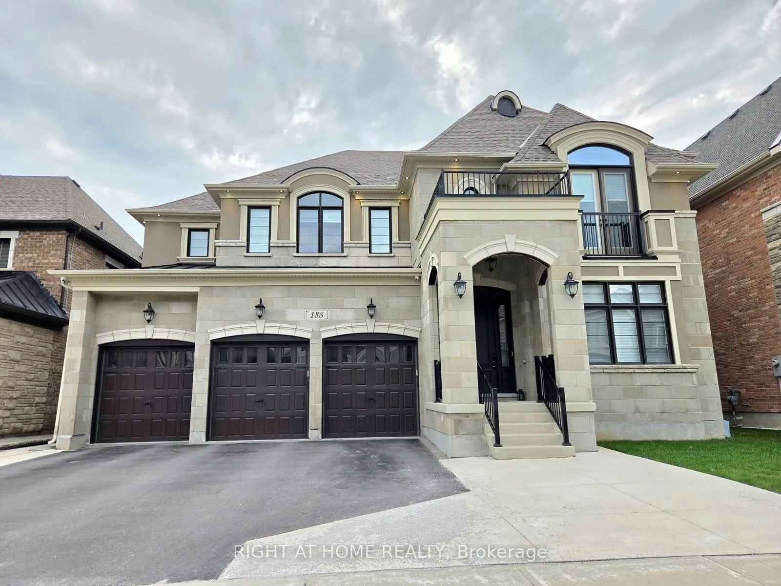 Photo 1 of 188 First Nations Trail, Vaughan, Kleinburg — HOMEH