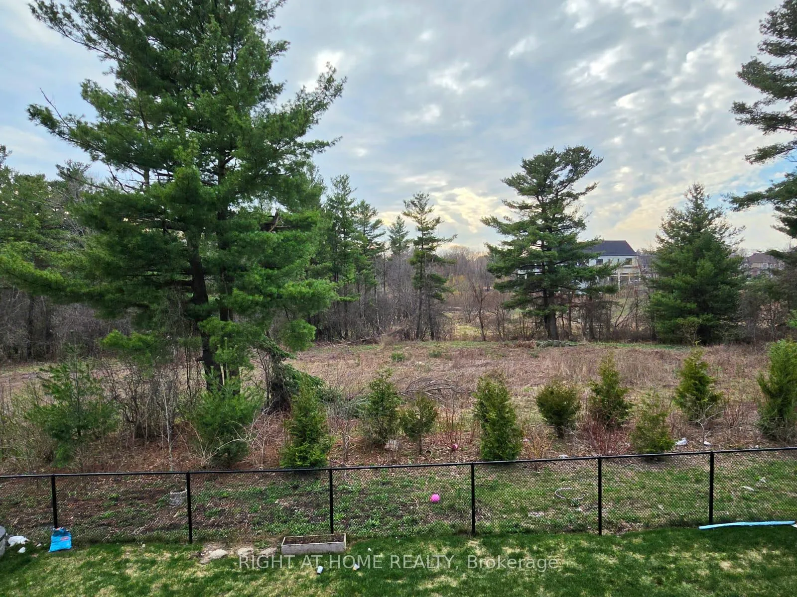 Photo 18 of 188 First Nations Trail, Vaughan, Kleinburg — HOMEH