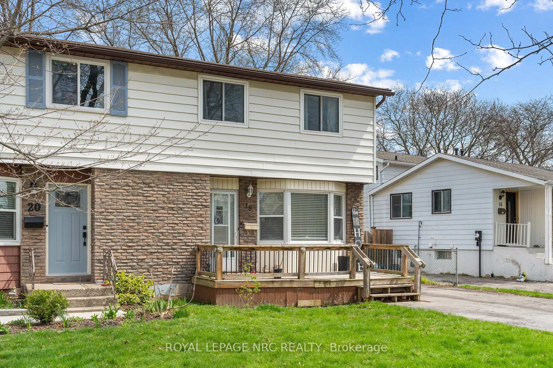 Photo 3 of 18 Lafayette Drive, St. Catharines, Lakeport — HOMEH