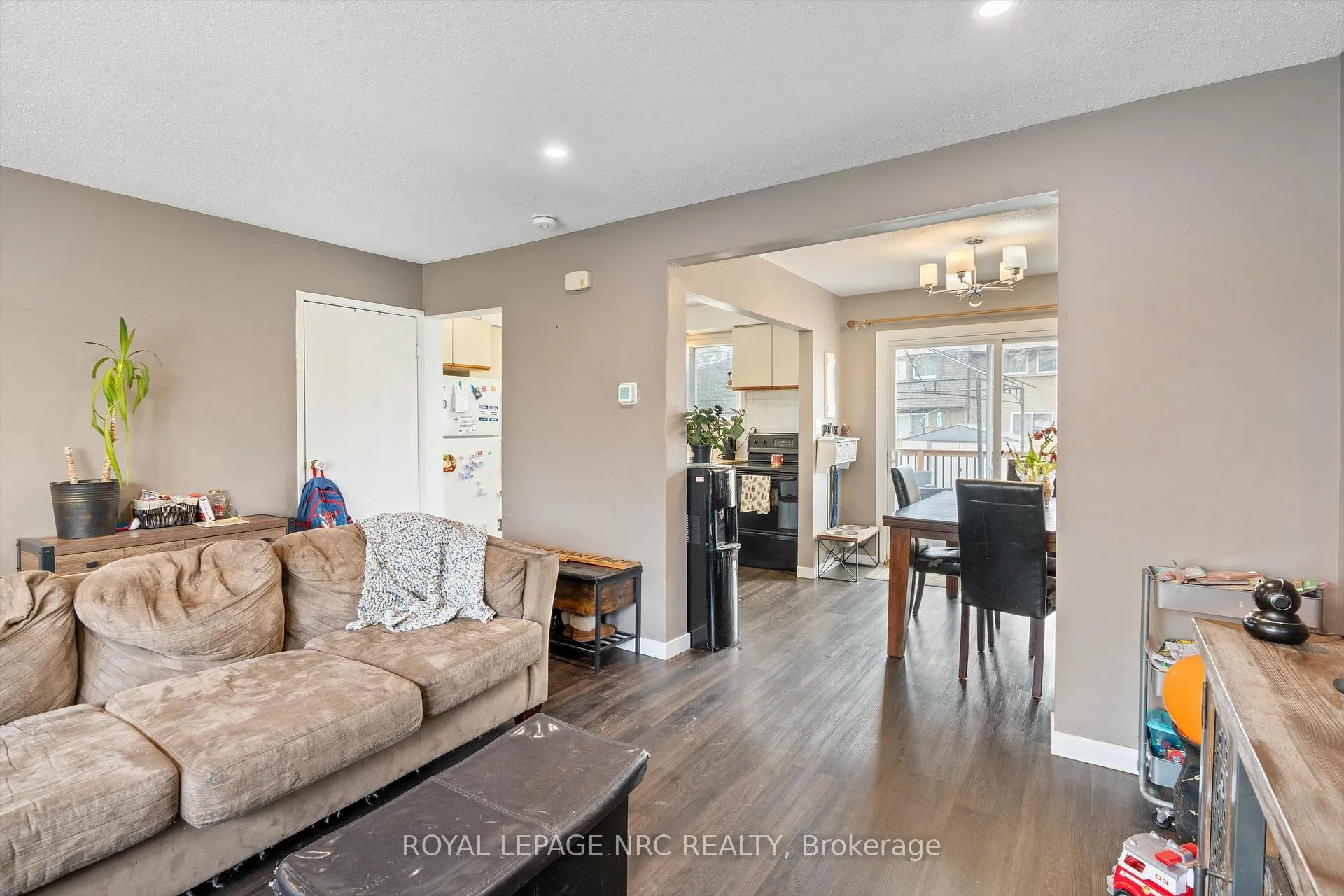 Photo 6 of 18 Lafayette Drive, St. Catharines, Lakeport — HOMEH