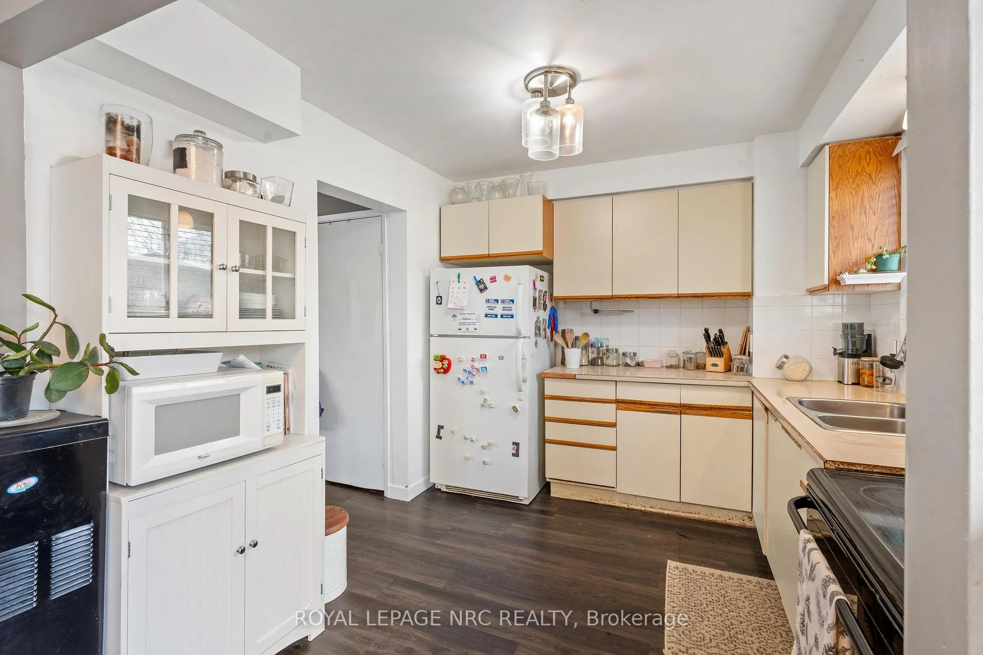 Photo 10 of 18 Lafayette Drive, St. Catharines, Lakeport — HOMEH