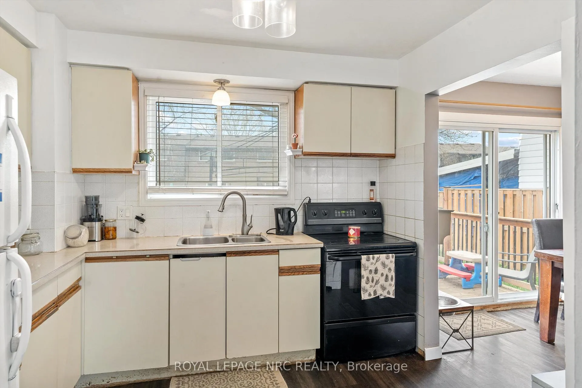 Photo 14 of 18 Lafayette Drive, St. Catharines, Lakeport — HOMEH