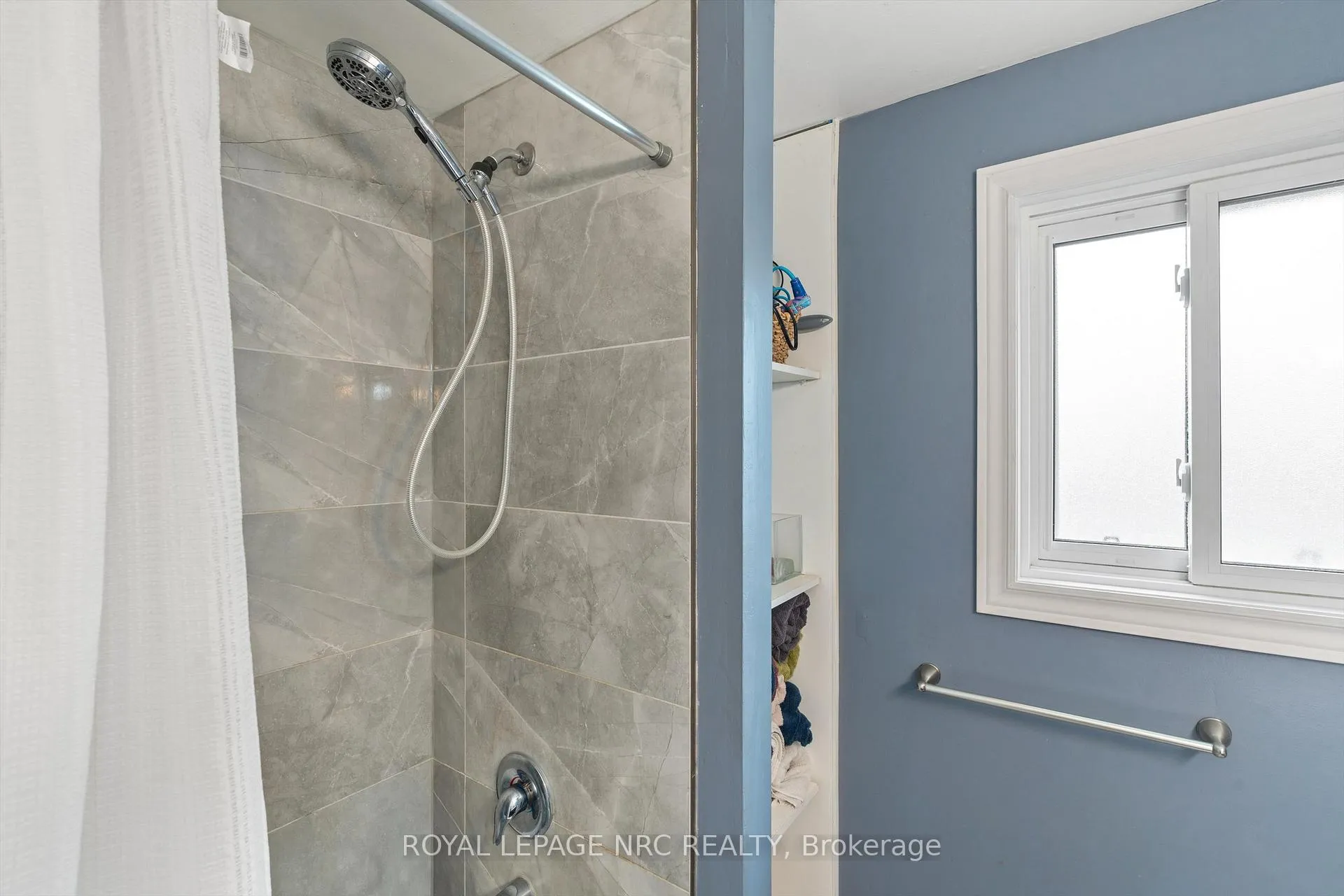 Photo 19 of 18 Lafayette Drive, St. Catharines, Lakeport — HOMEH