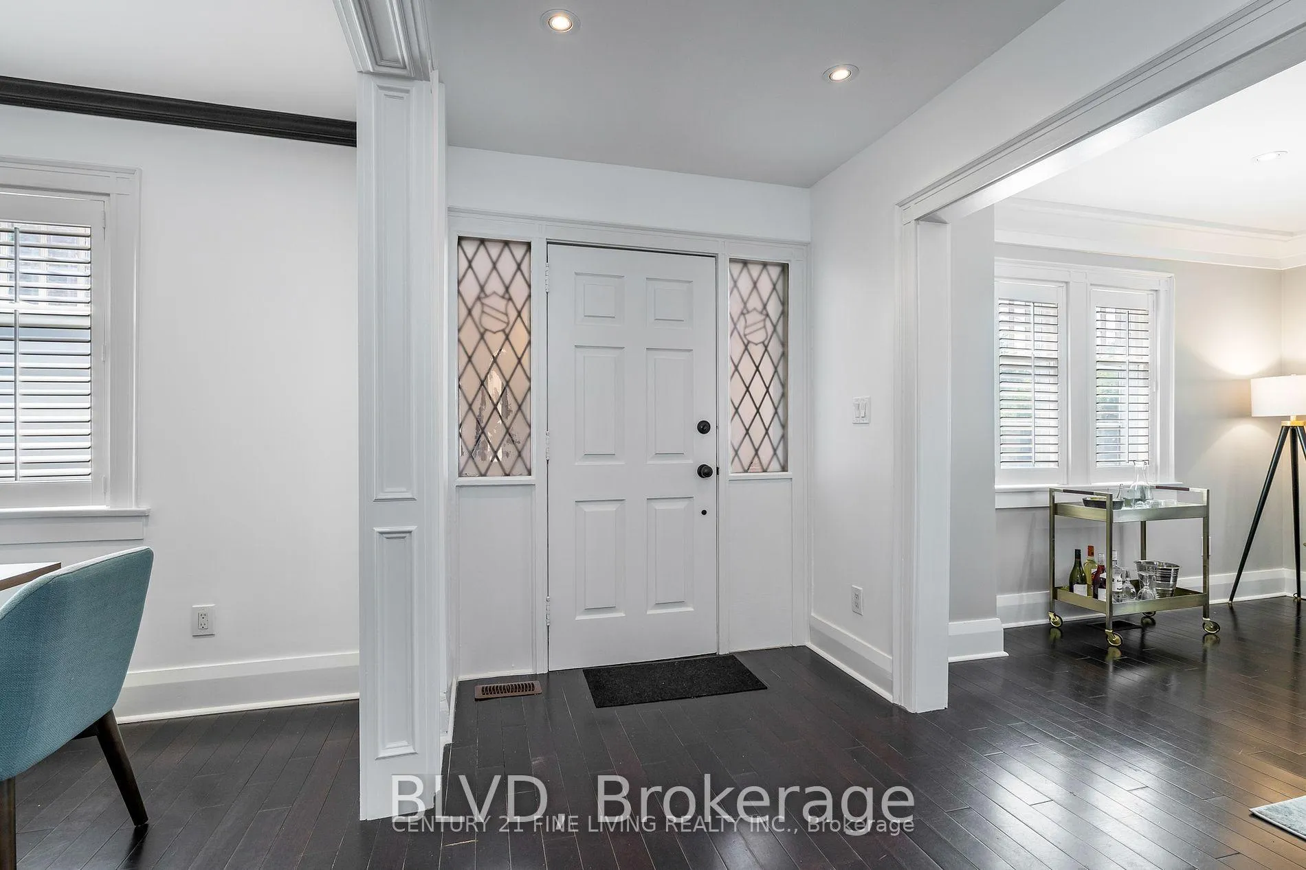 Photo 3 of 9 Maxwell Avenue, Toronto, Yonge-Eglinton — HOMEH