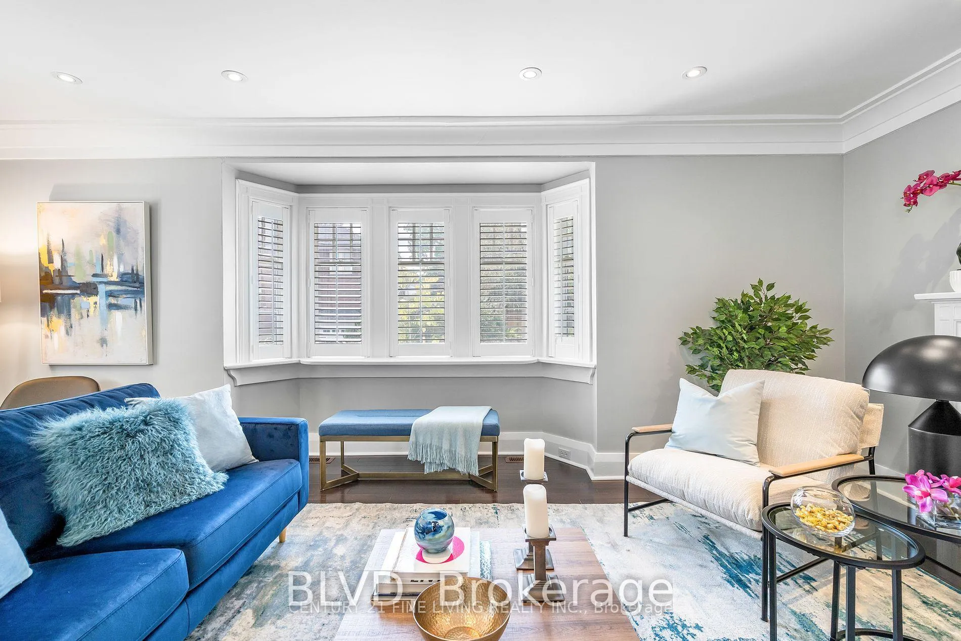 Photo 5 of 9 Maxwell Avenue, Toronto, Yonge-Eglinton — HOMEH