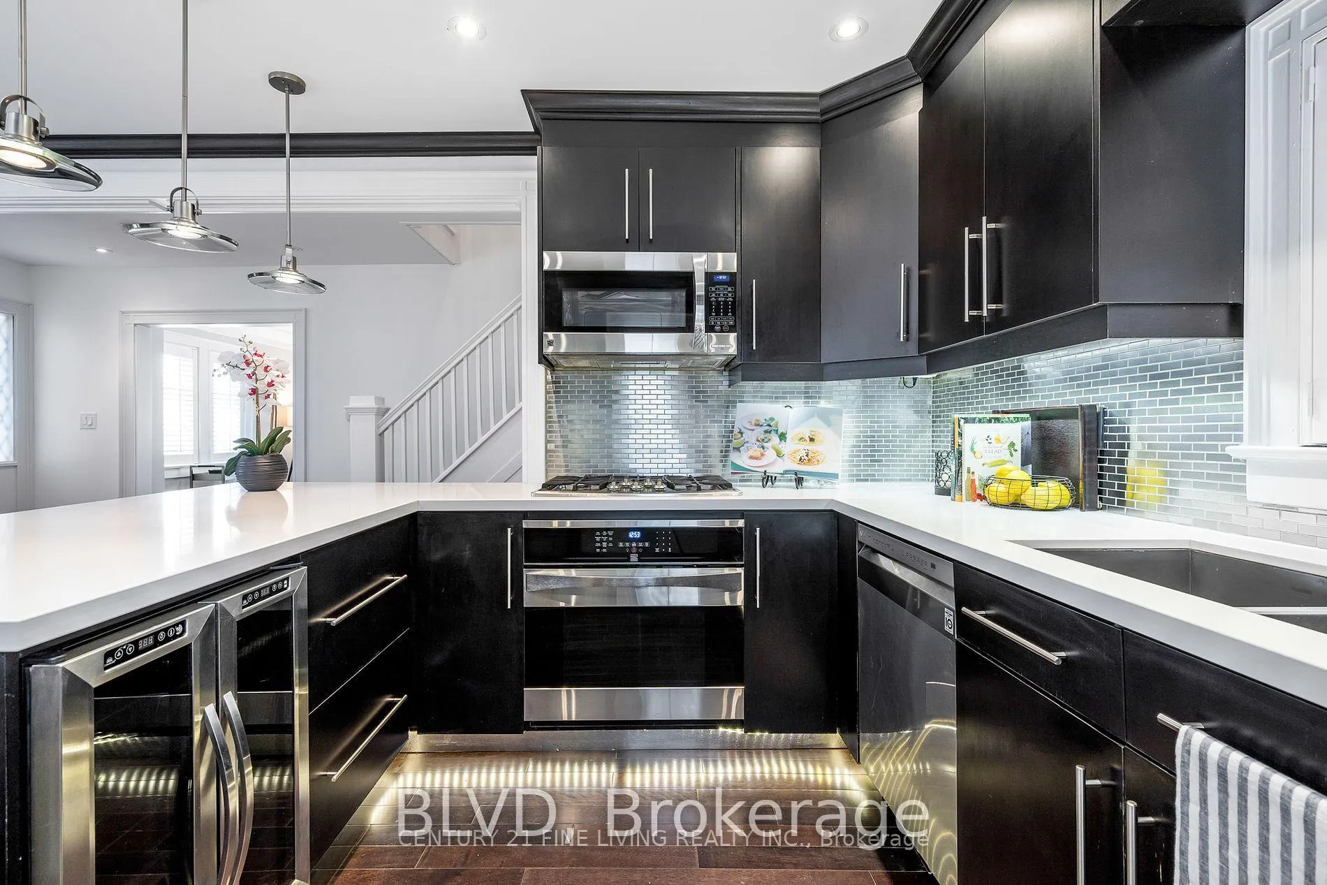 Photo 6 of 9 Maxwell Avenue, Toronto, Yonge-Eglinton — HOMEH