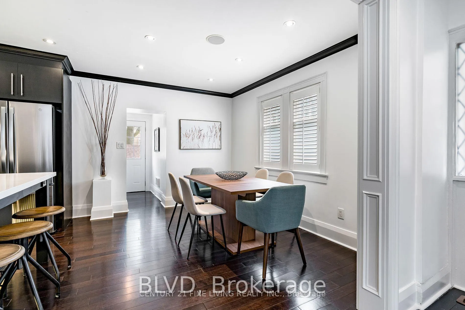 Photo 11 of 9 Maxwell Avenue, Toronto, Yonge-Eglinton — HOMEH