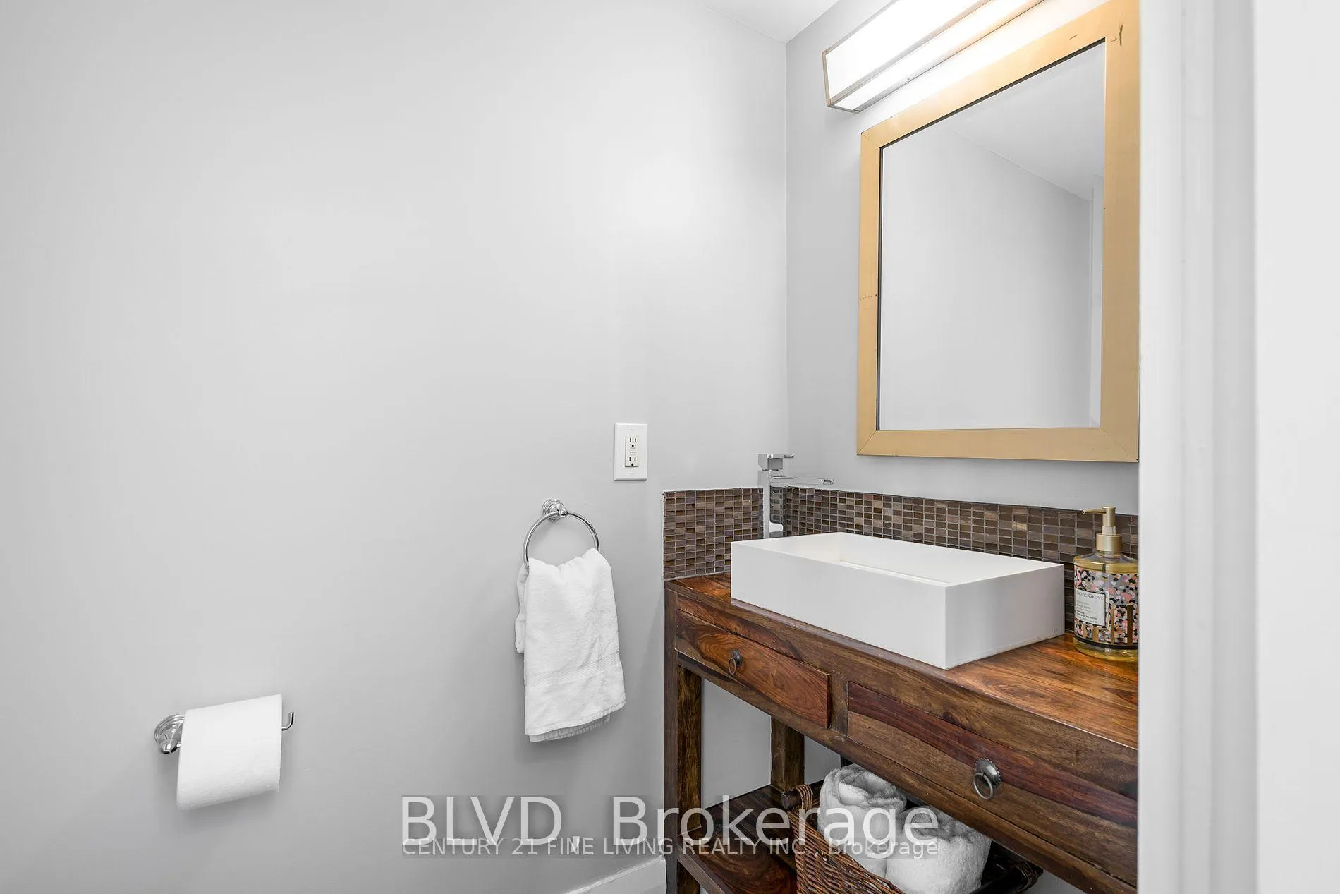 Photo 13 of 9 Maxwell Avenue, Toronto, Yonge-Eglinton — HOMEH