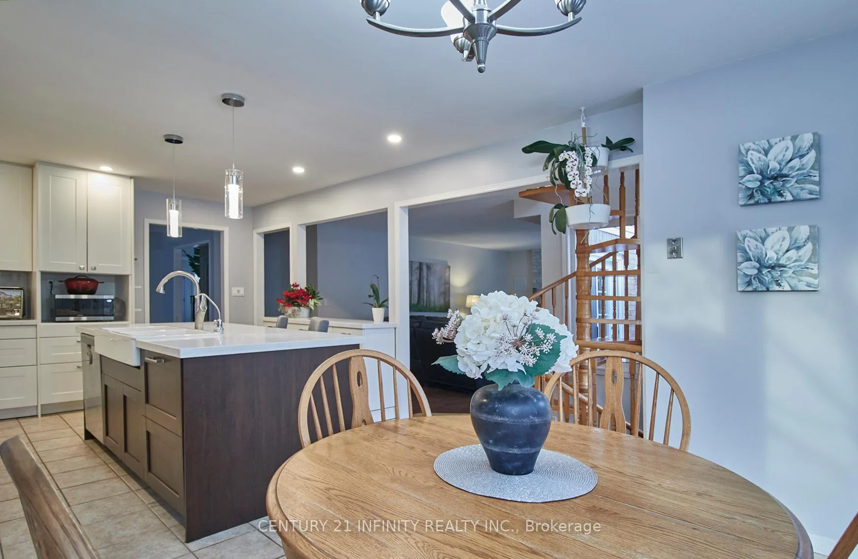 Photo 8 of 15 Lofthouse Drive, Whitby, Rolling Acres — HOMEH