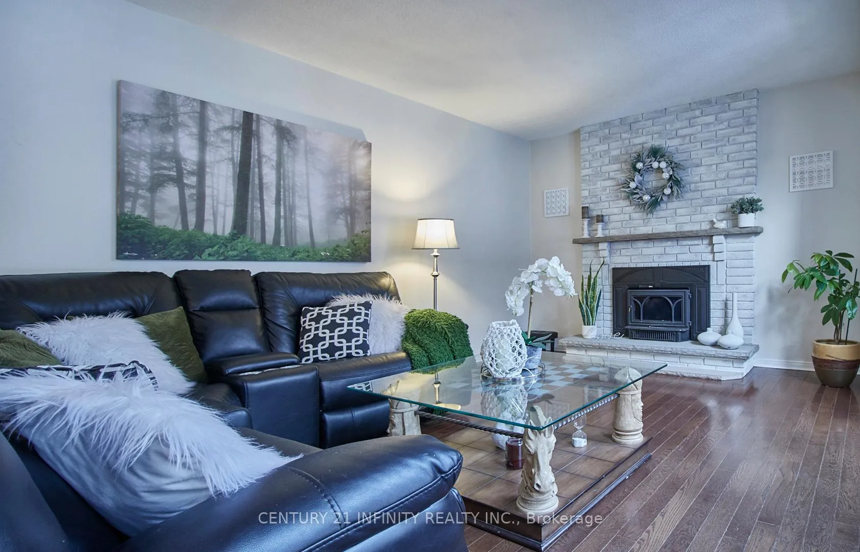 Photo 9 of 15 Lofthouse Drive, Whitby, Rolling Acres — HOMEH