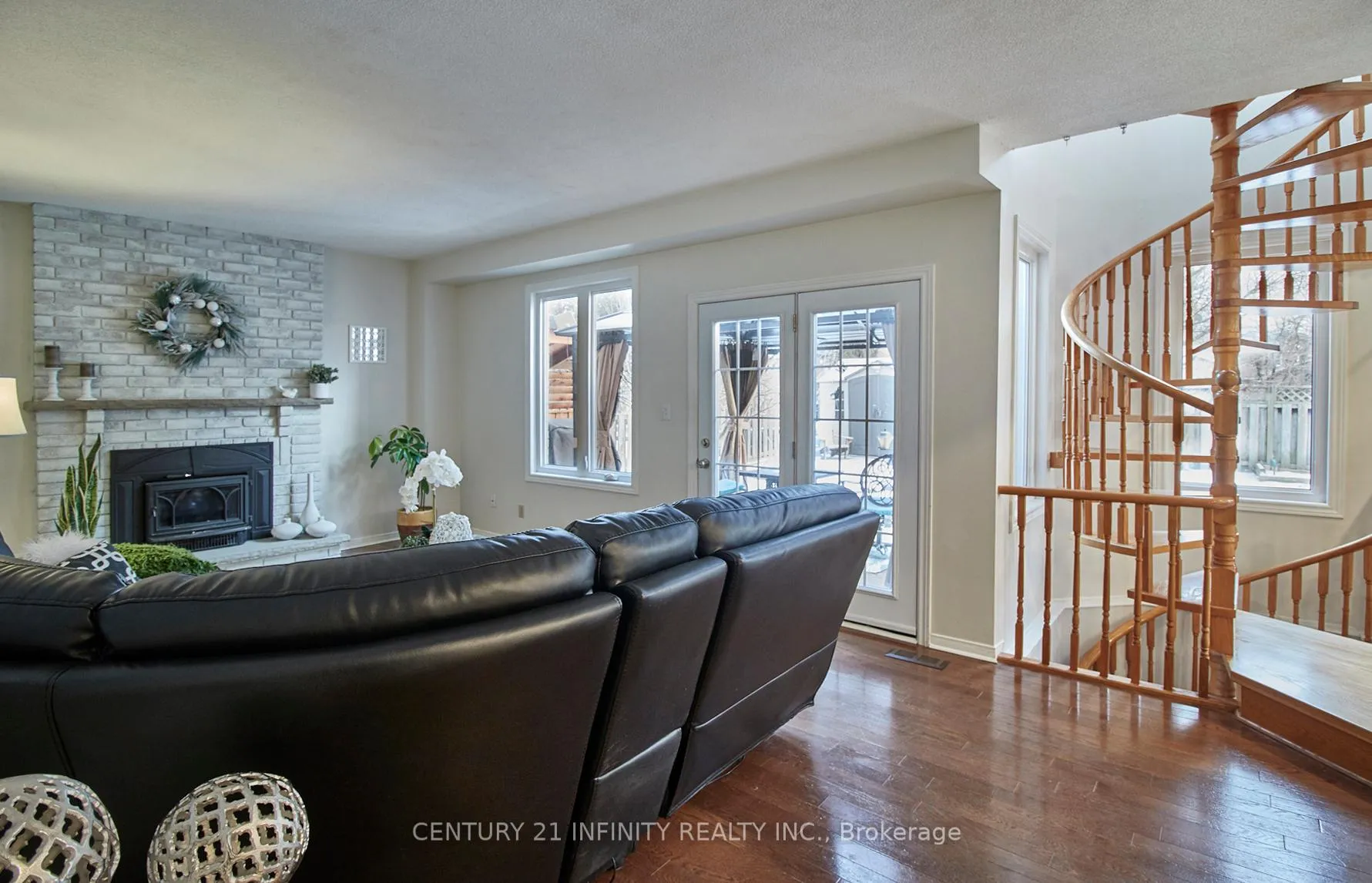 Photo 10 of 15 Lofthouse Drive, Whitby, Rolling Acres — HOMEH