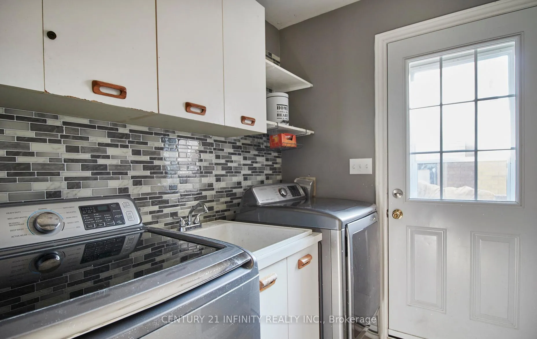 Photo 13 of 15 Lofthouse Drive, Whitby, Rolling Acres — HOMEH