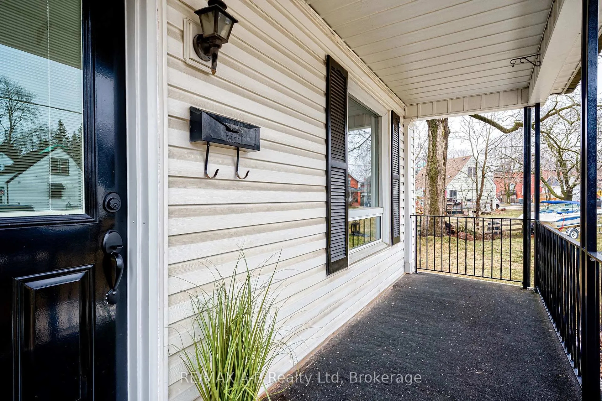 Photo 8 of 234 Nelson Street, Stratford — HOMEH