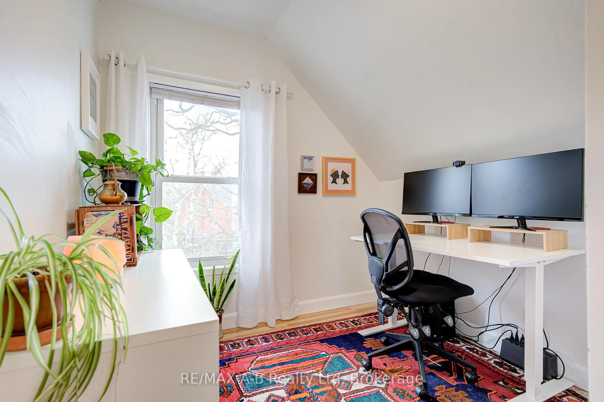 Photo 32 of 234 Nelson Street, Stratford — HOMEH