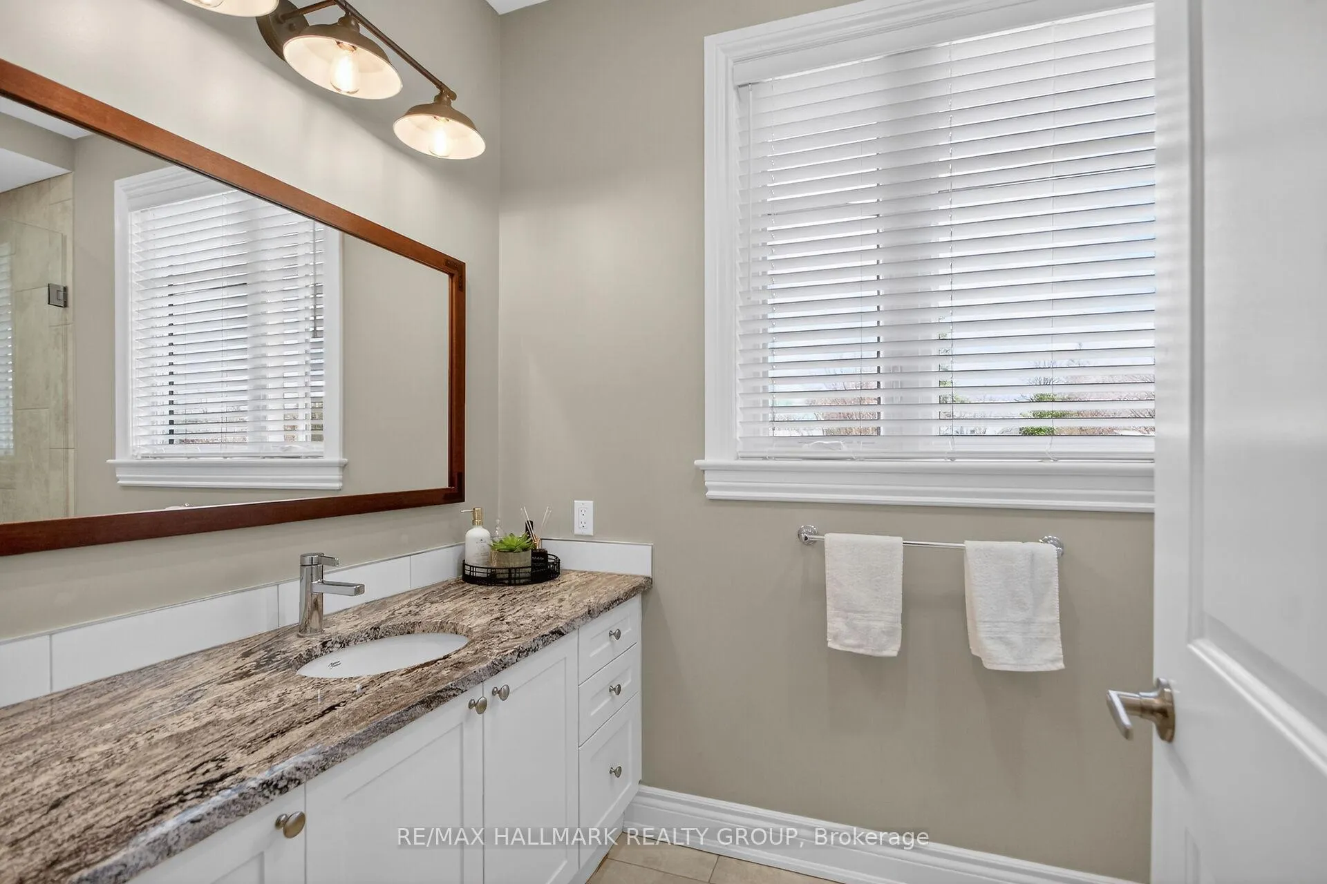 Photo 31 of 131 Rivington Street, Ottawa, Carp — HOMEH