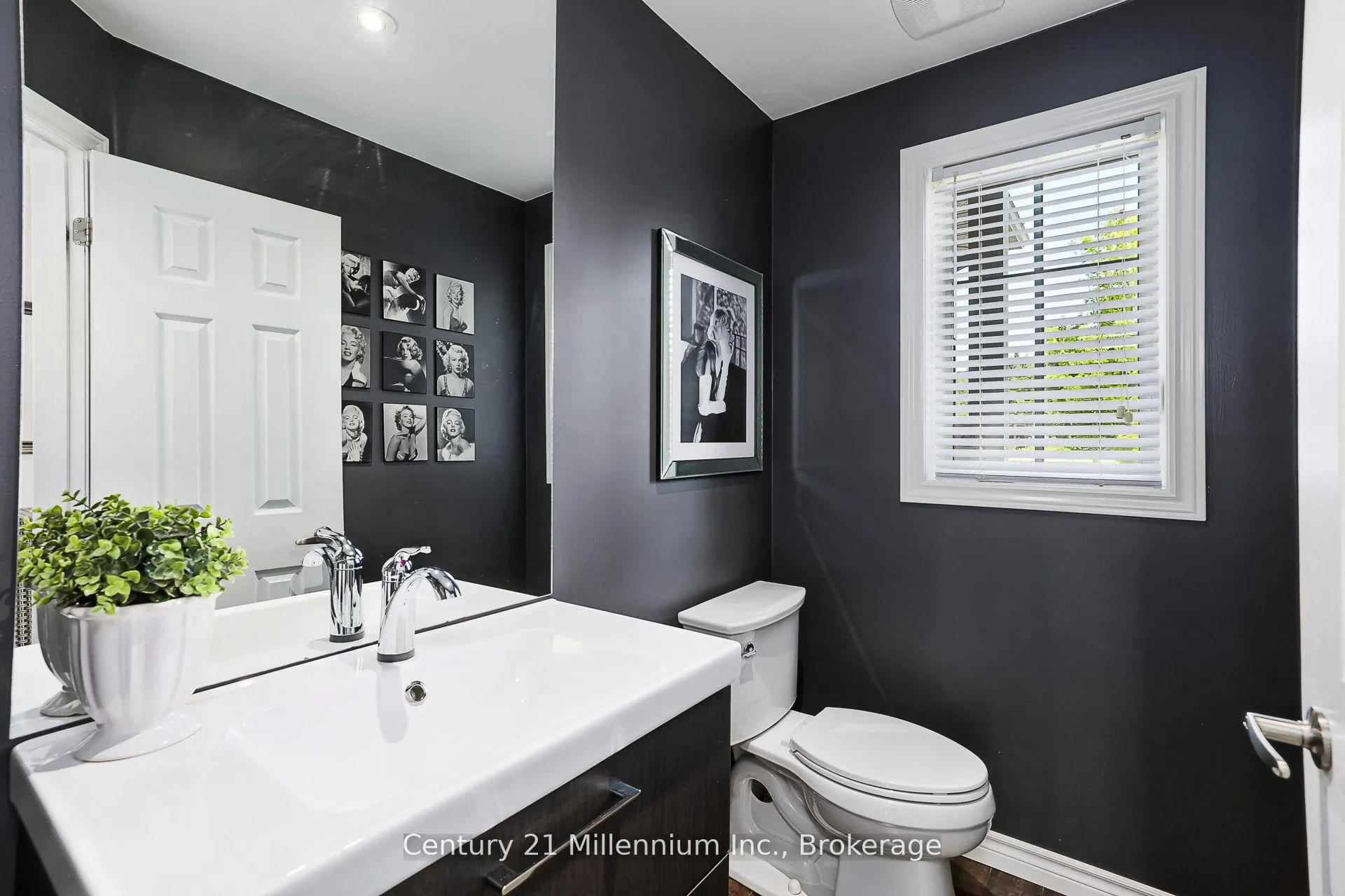 Photo 10 of 14 Thomas Drive, Collingwood — HOMEH