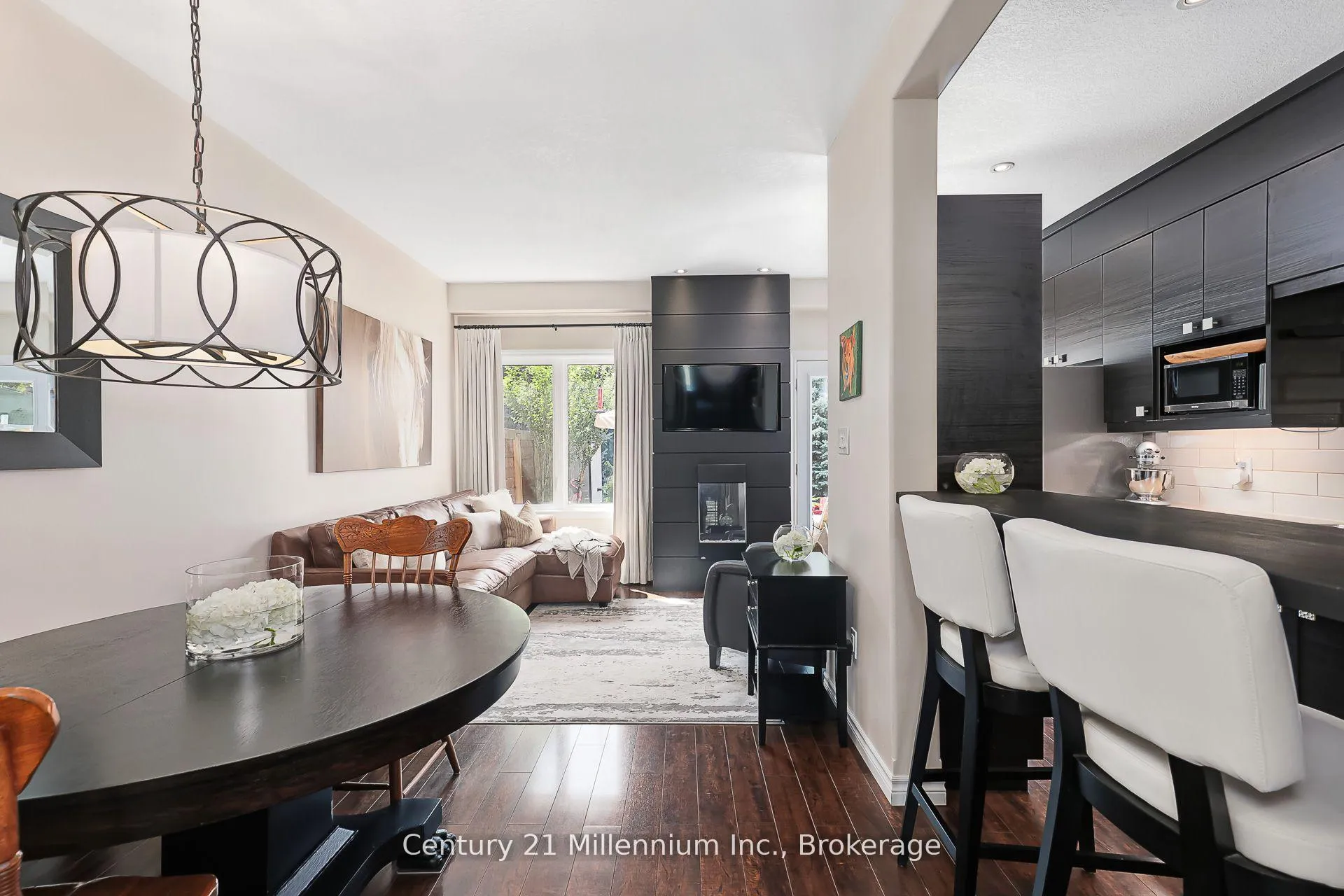 Photo 11 of 14 Thomas Drive, Collingwood — HOMEH